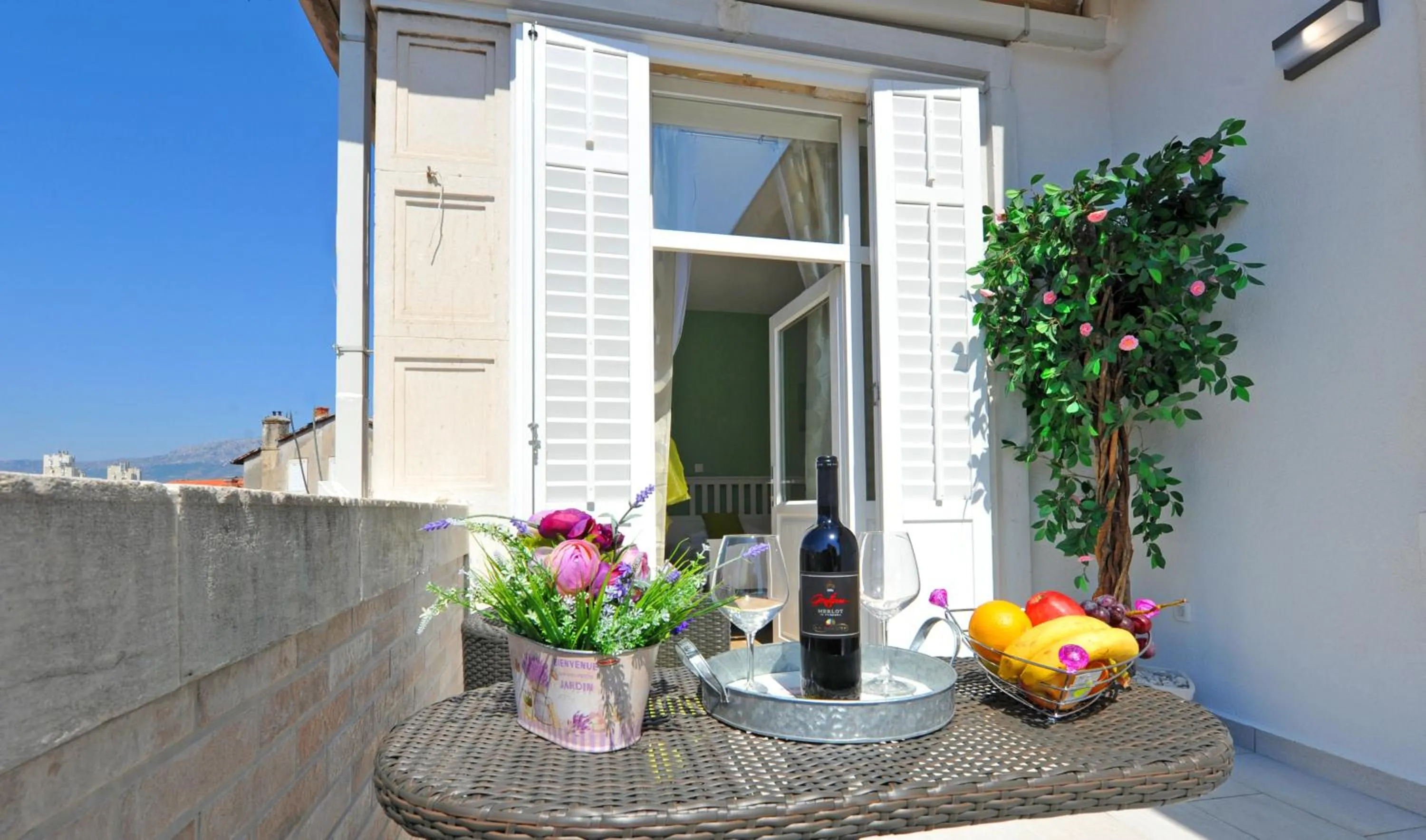 Day in Luxury Rooms Nirvana