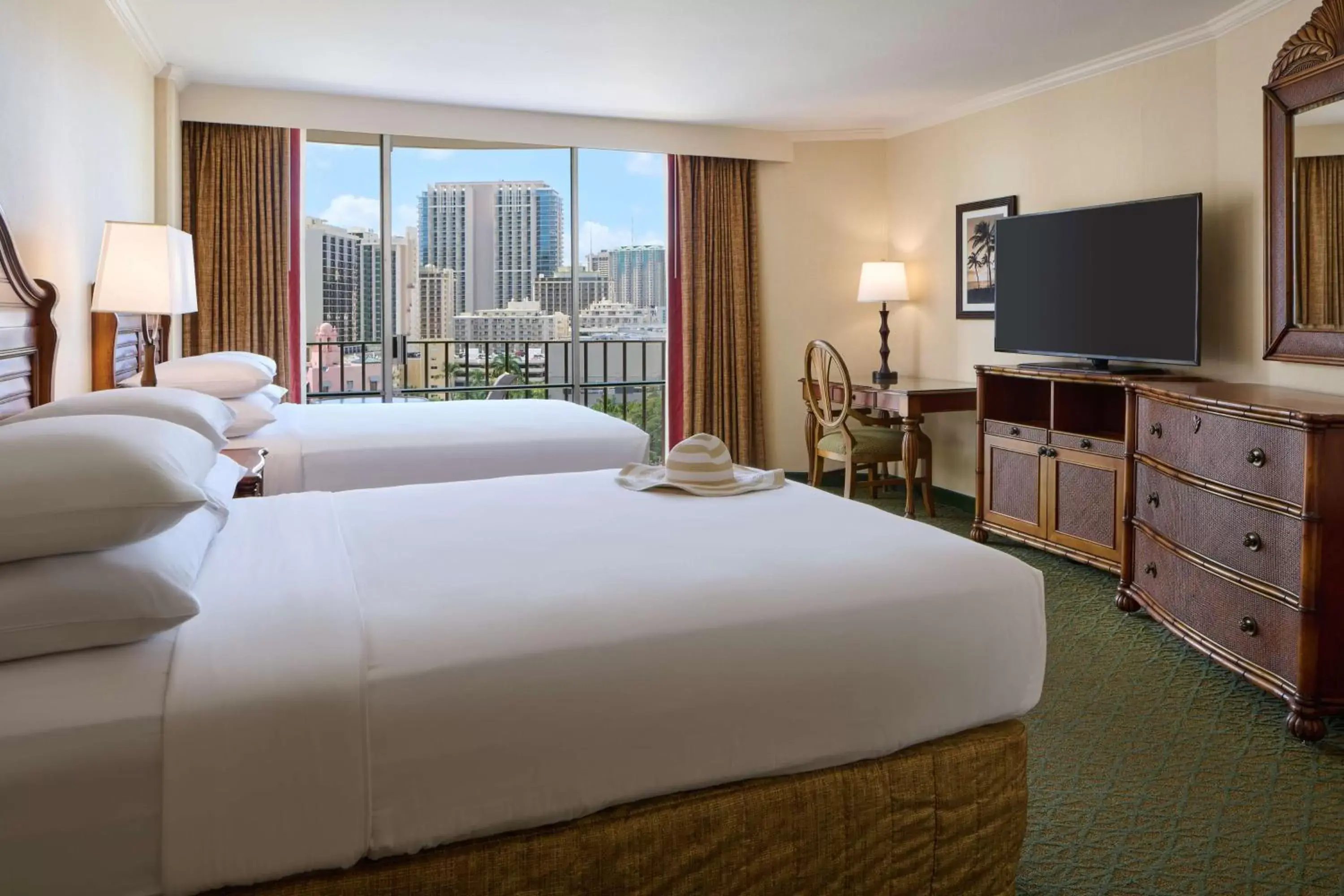 Bedroom in OUTRIGGER Waikiki Beach Resort