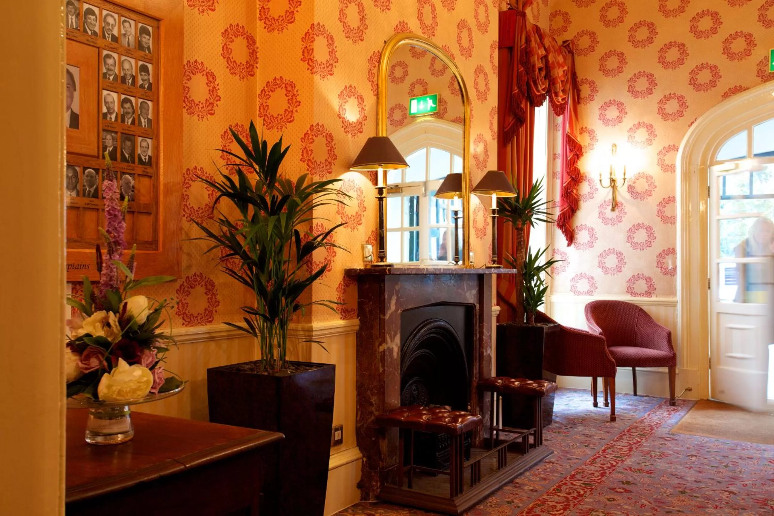 Lobby or reception in Coulsdon Manor Hotel and Golf Club