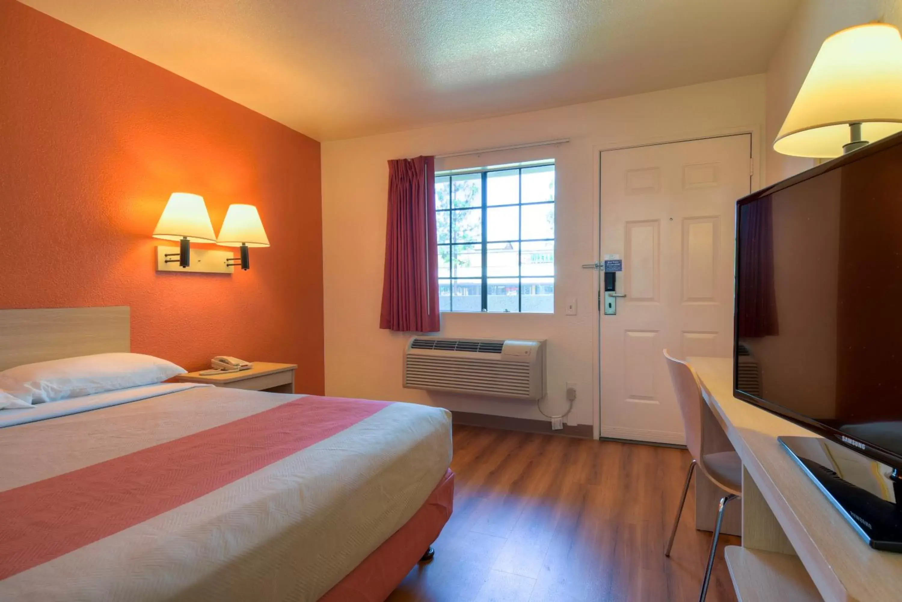 Photo of the whole room, Bed in Motel 6-San Dimas, CA - Los Angeles Photo of the whole room, Bed in Motel 6-San Dimas, CA - Los Angeles