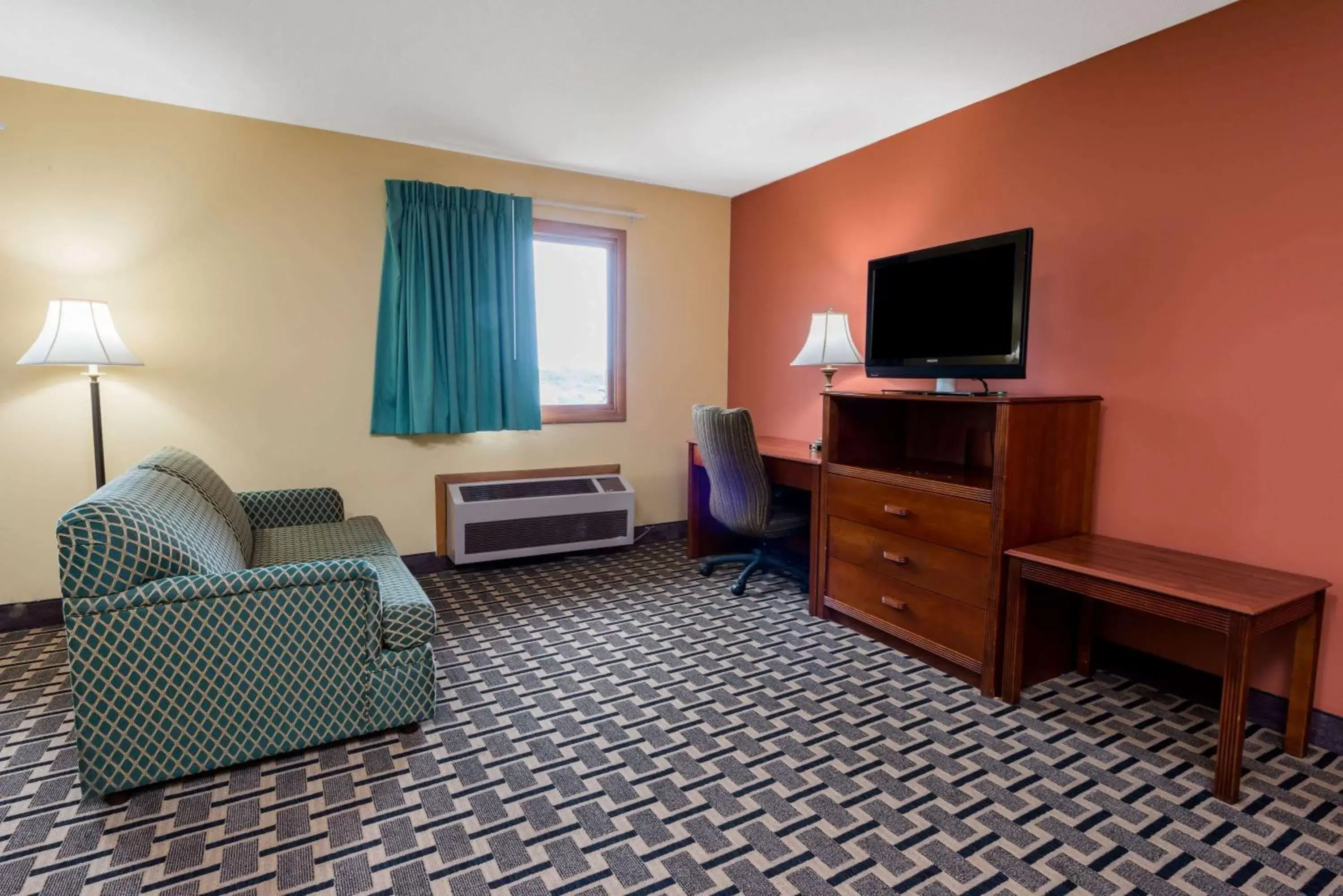 Photo of the whole room, TV/Entertainment Center in Super 8 by Wyndham Staunton