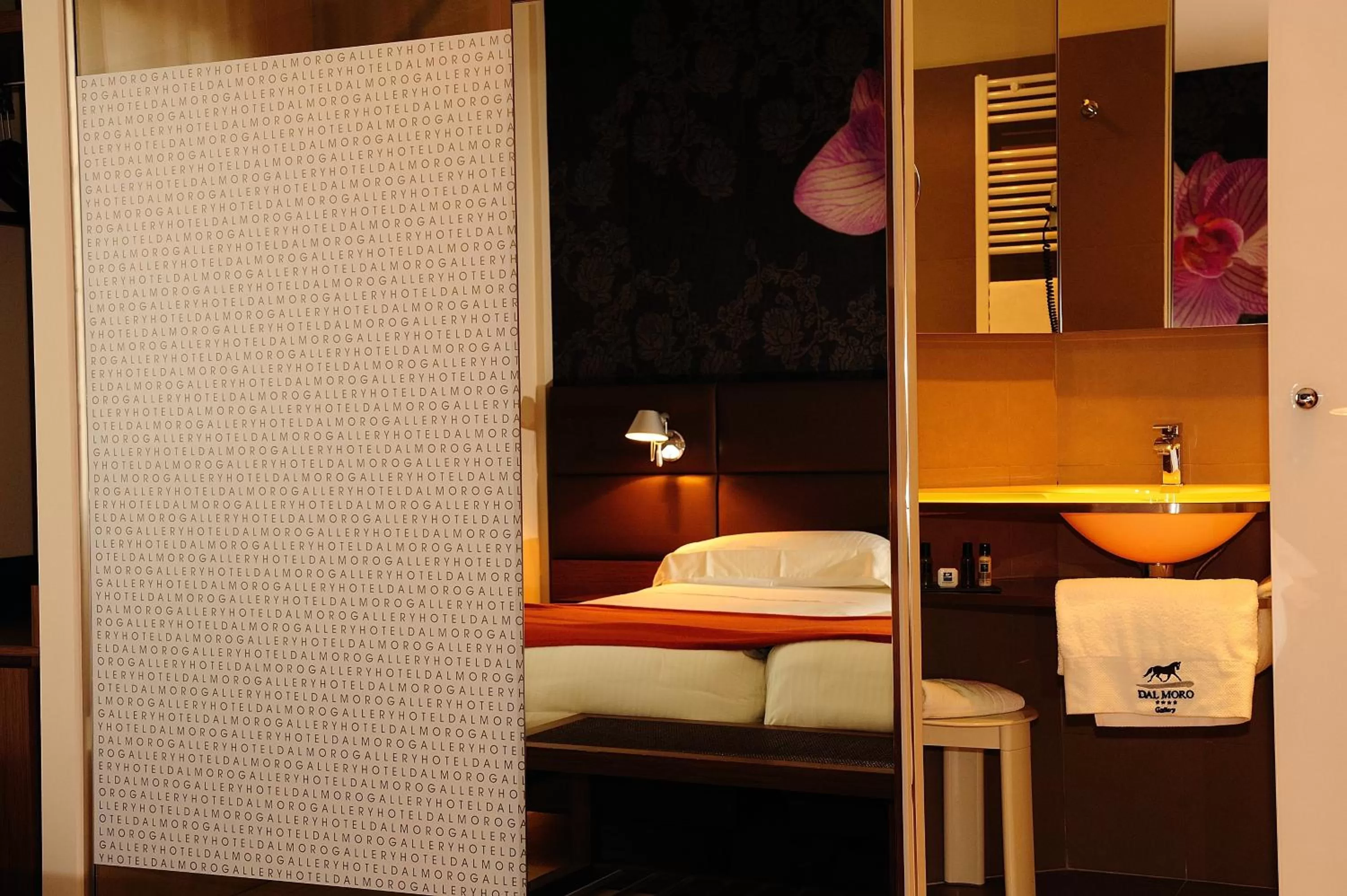 Bed in Dal Moro Gallery Hotel