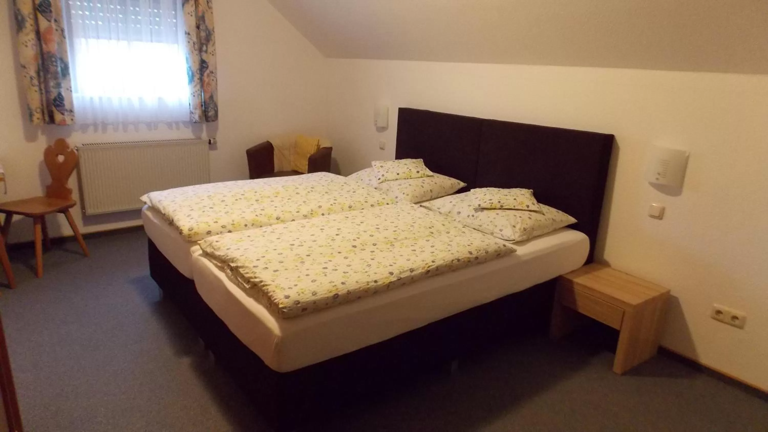 Bed in Gasthaus Pension Rezatgrund