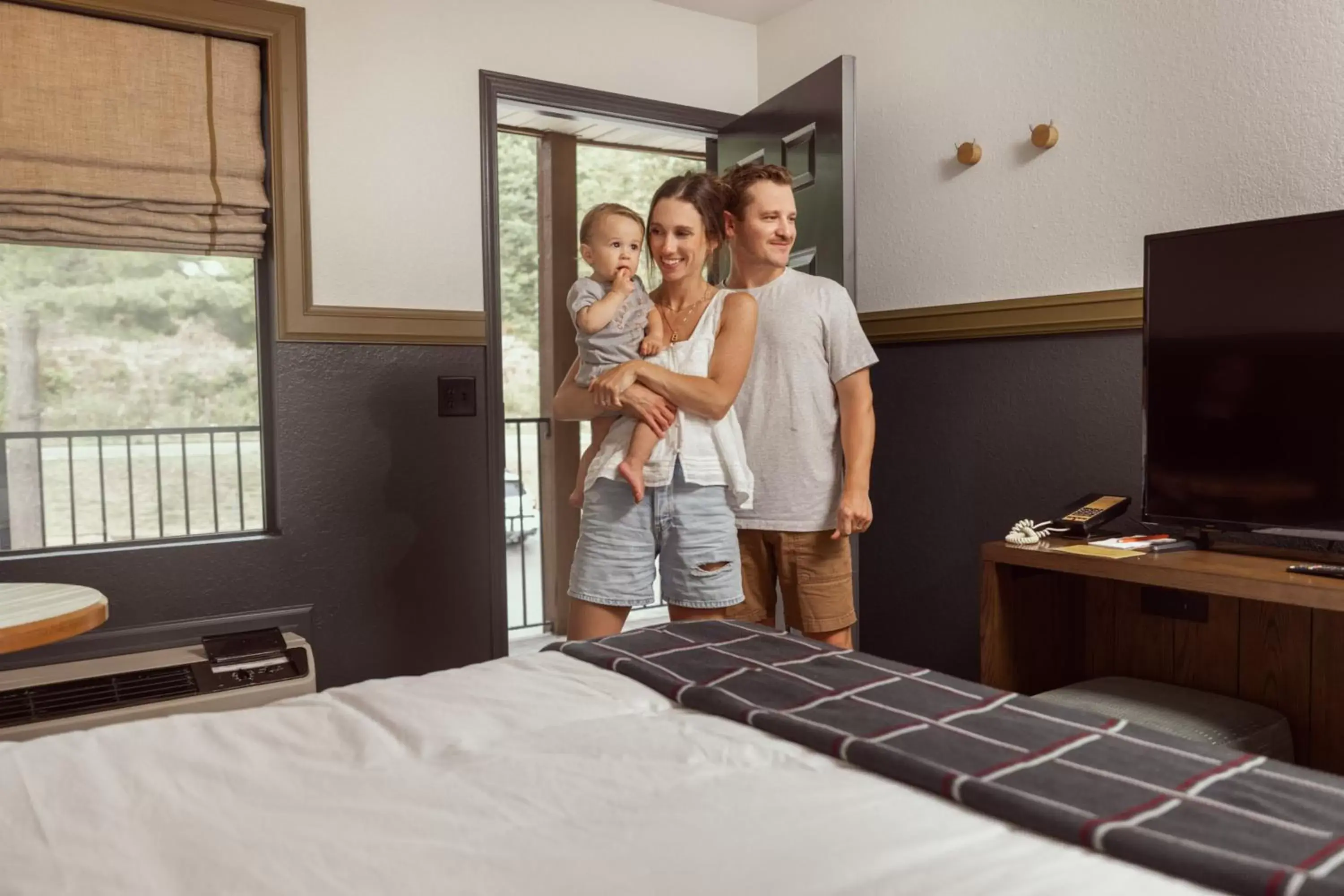 Bed in The Ozarker Lodge