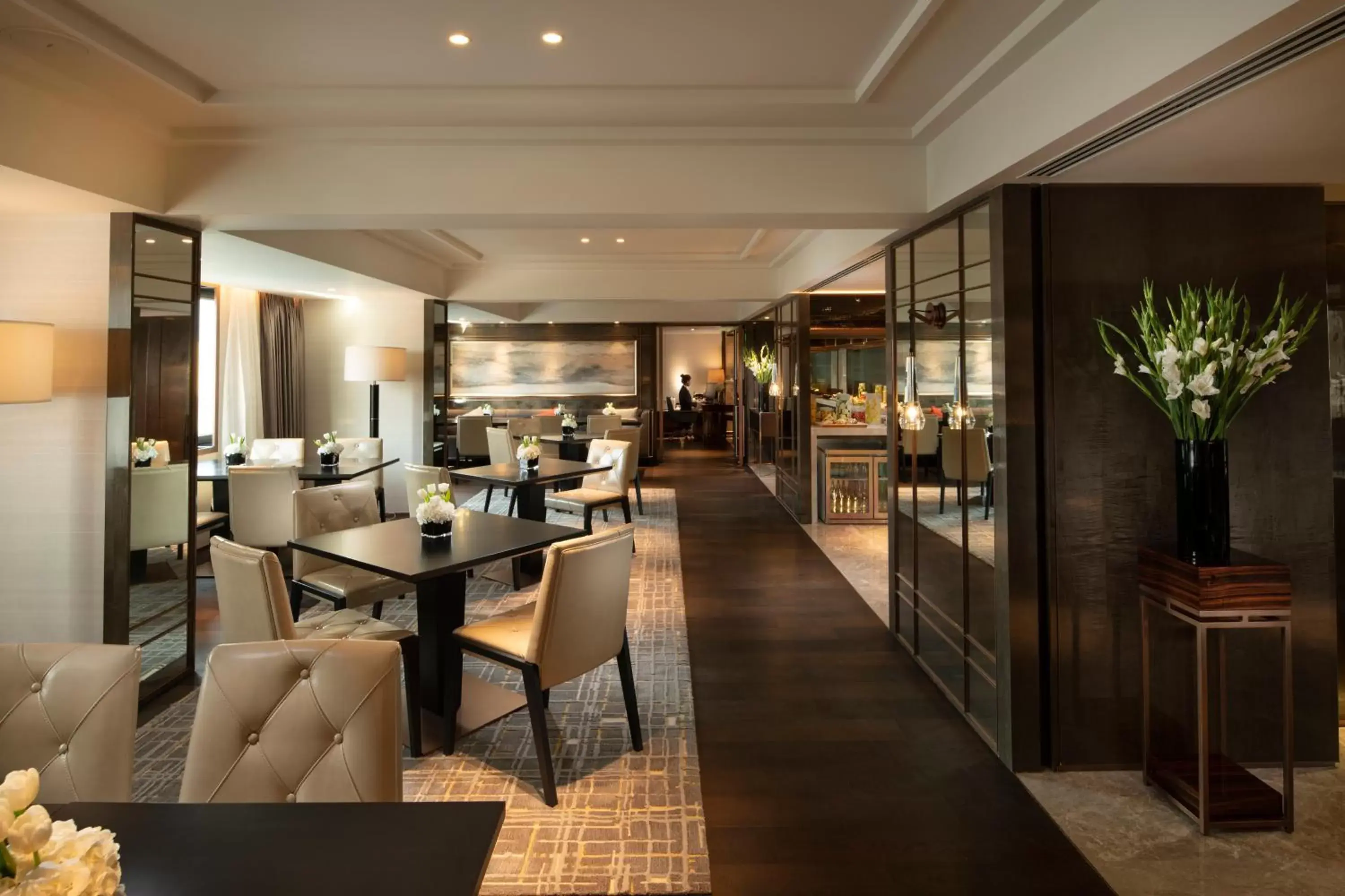 Lounge or bar, Restaurant/Places to Eat in Kempinski Hotel Beijing Yansha Center