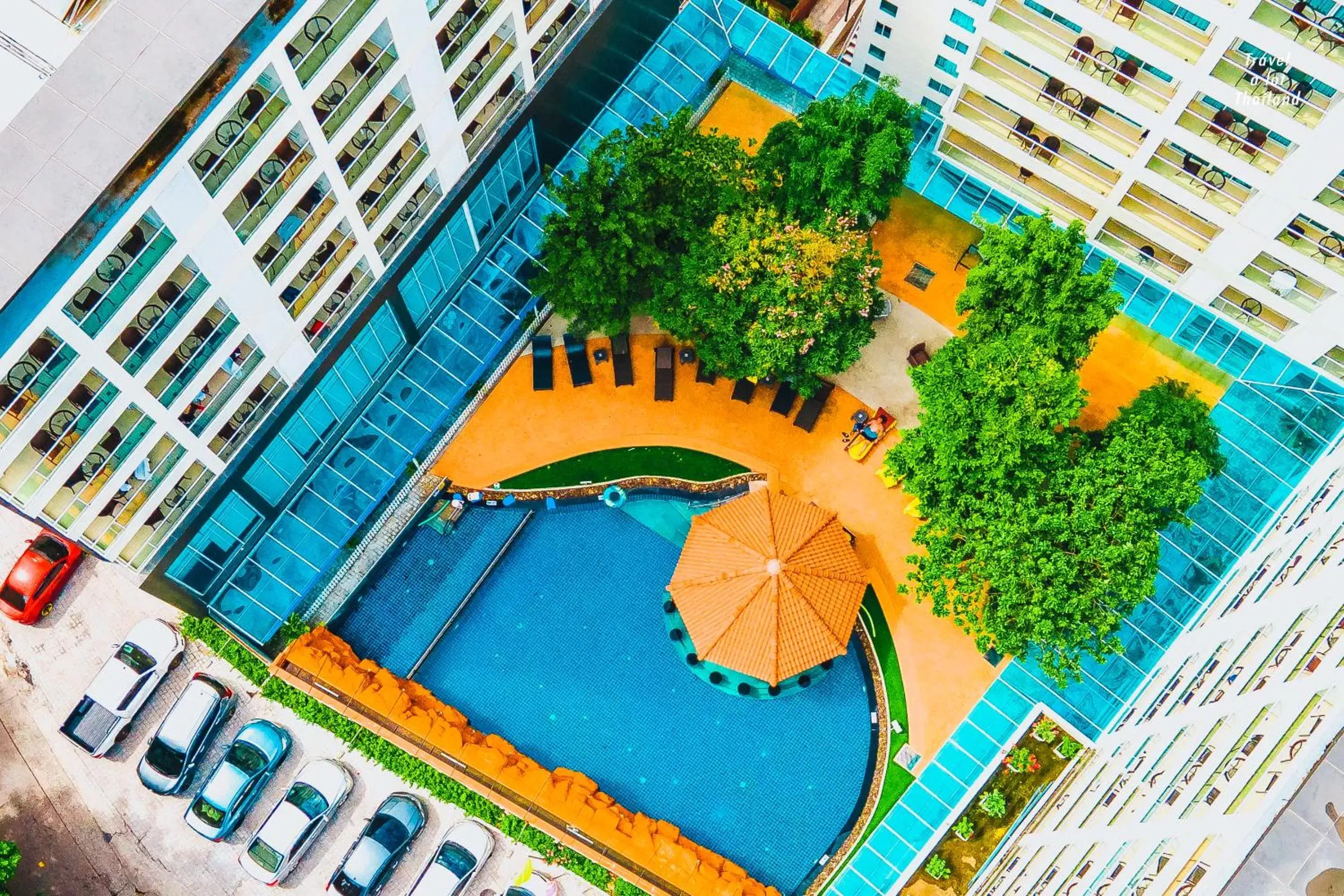 Swimming pool, Bird's-eye View in Centara Pattaya Hotel