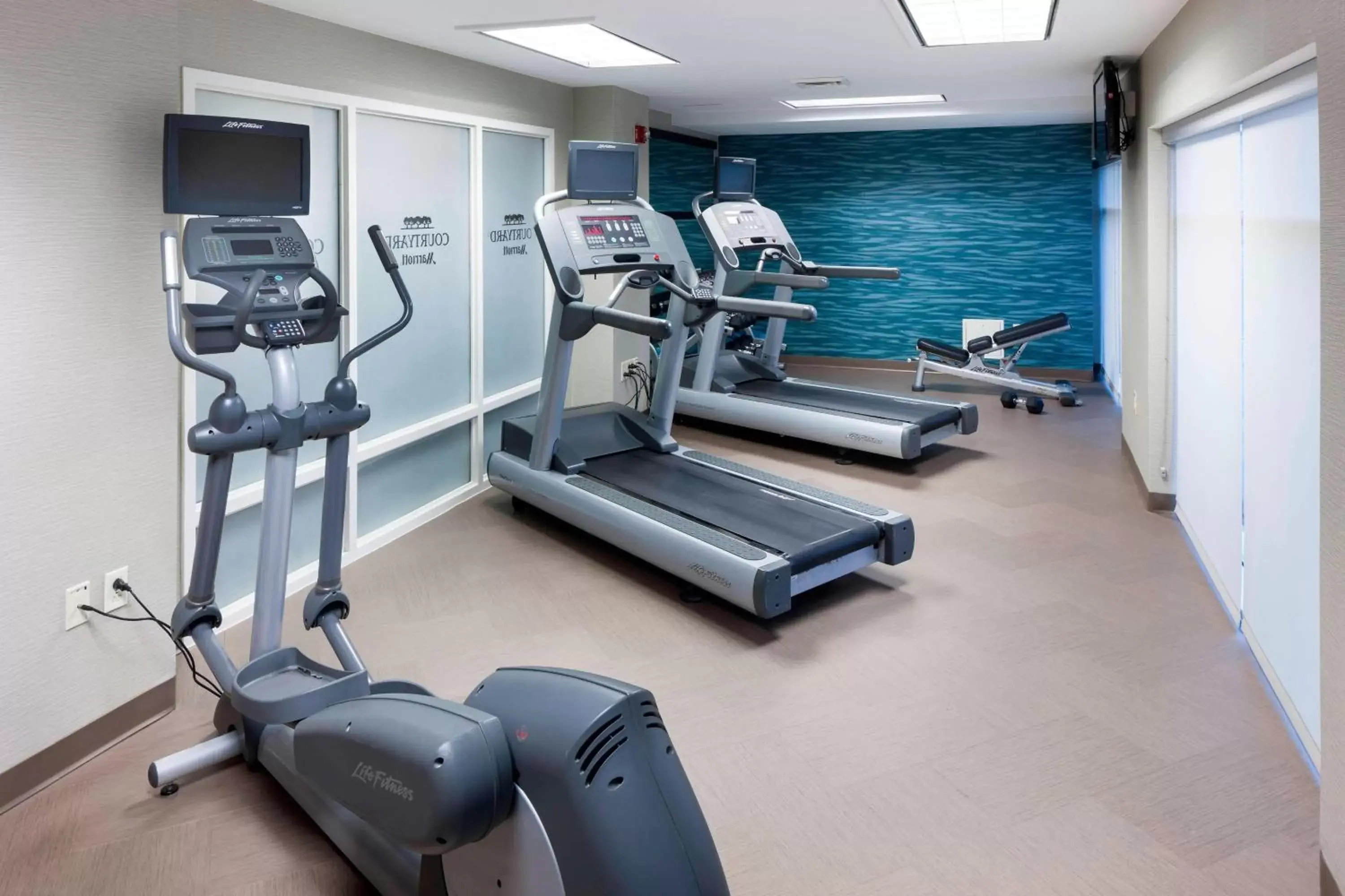 Fitness centre/facilities, Fitness Center/Facilities in Courtyard Virginia Beach Oceanfront / North 37th Street