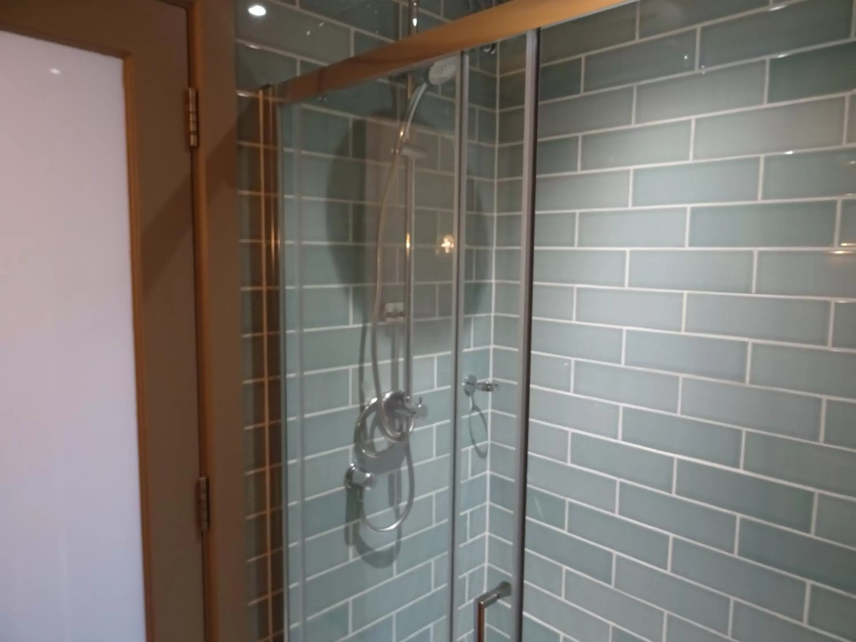 Shower, Bathroom in The Boathouse Inn & Riverside Rooms