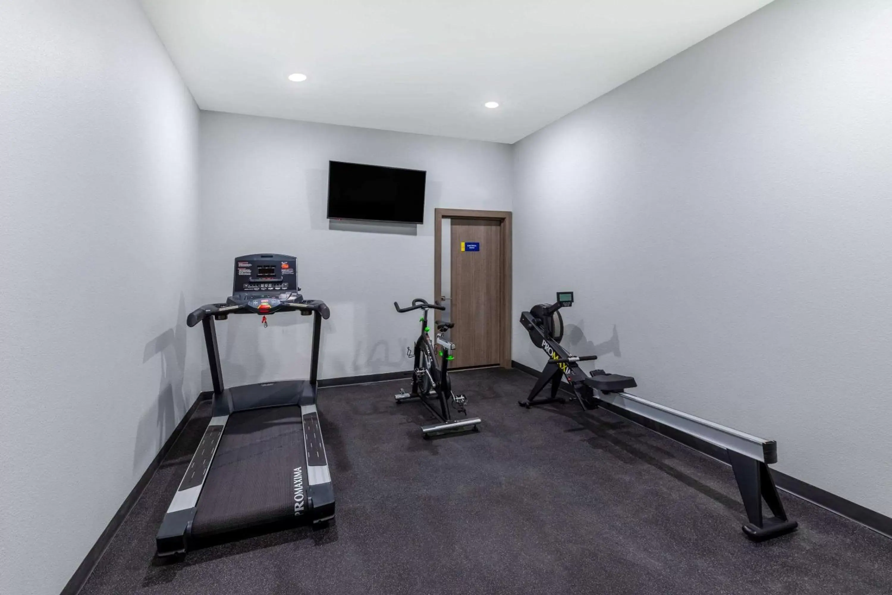 Fitness centre/facilities, Fitness Center/Facilities in Days Inn & Suites by Wyndham Downtown/University of Houston