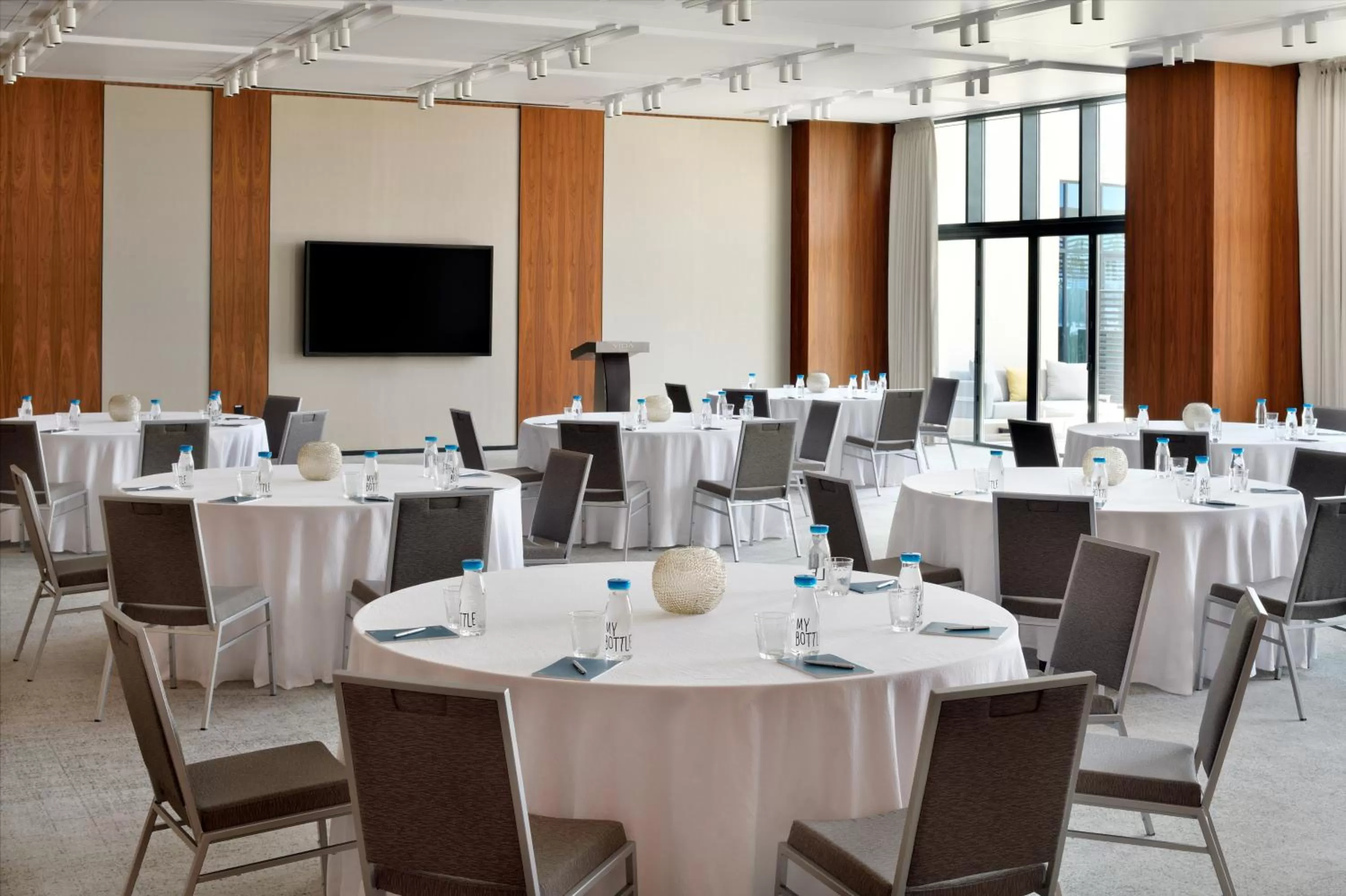 Business facilities in Vida Emirates Hills
