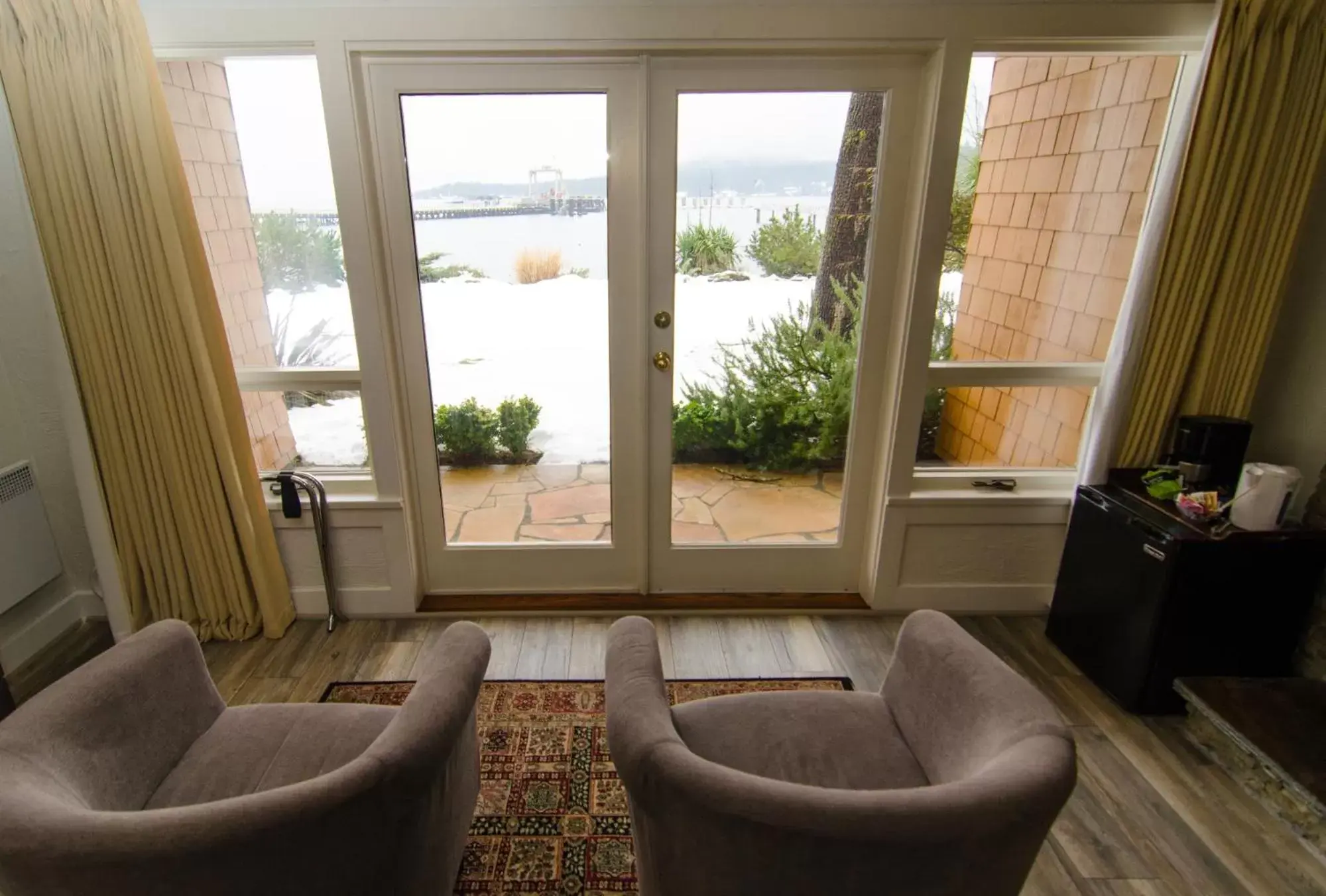 Living room, Seating Area in Galiano Oceanfront Inn & Spa