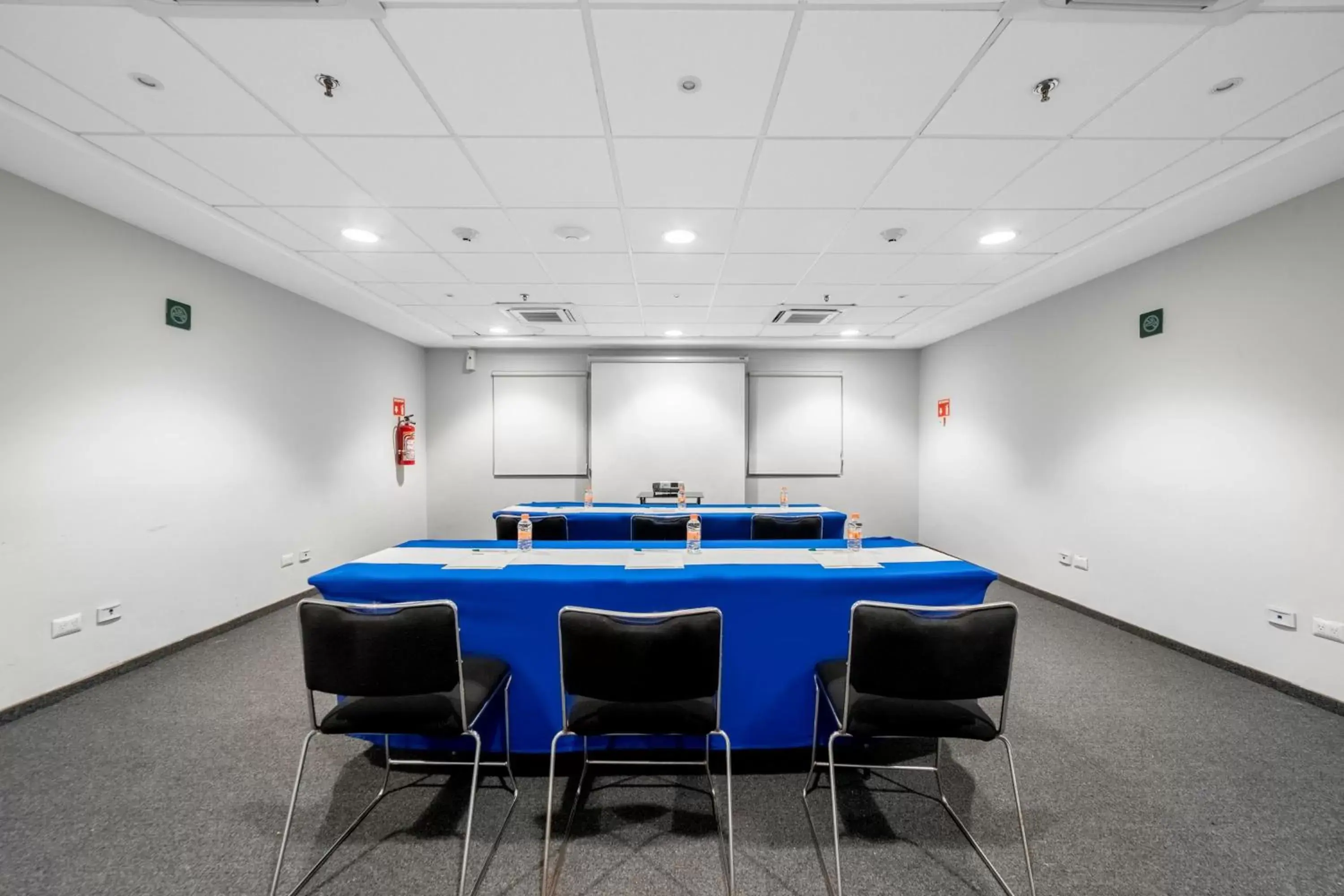 Meeting/conference room in City Express Junior by Marriott Ciudad del Carmen