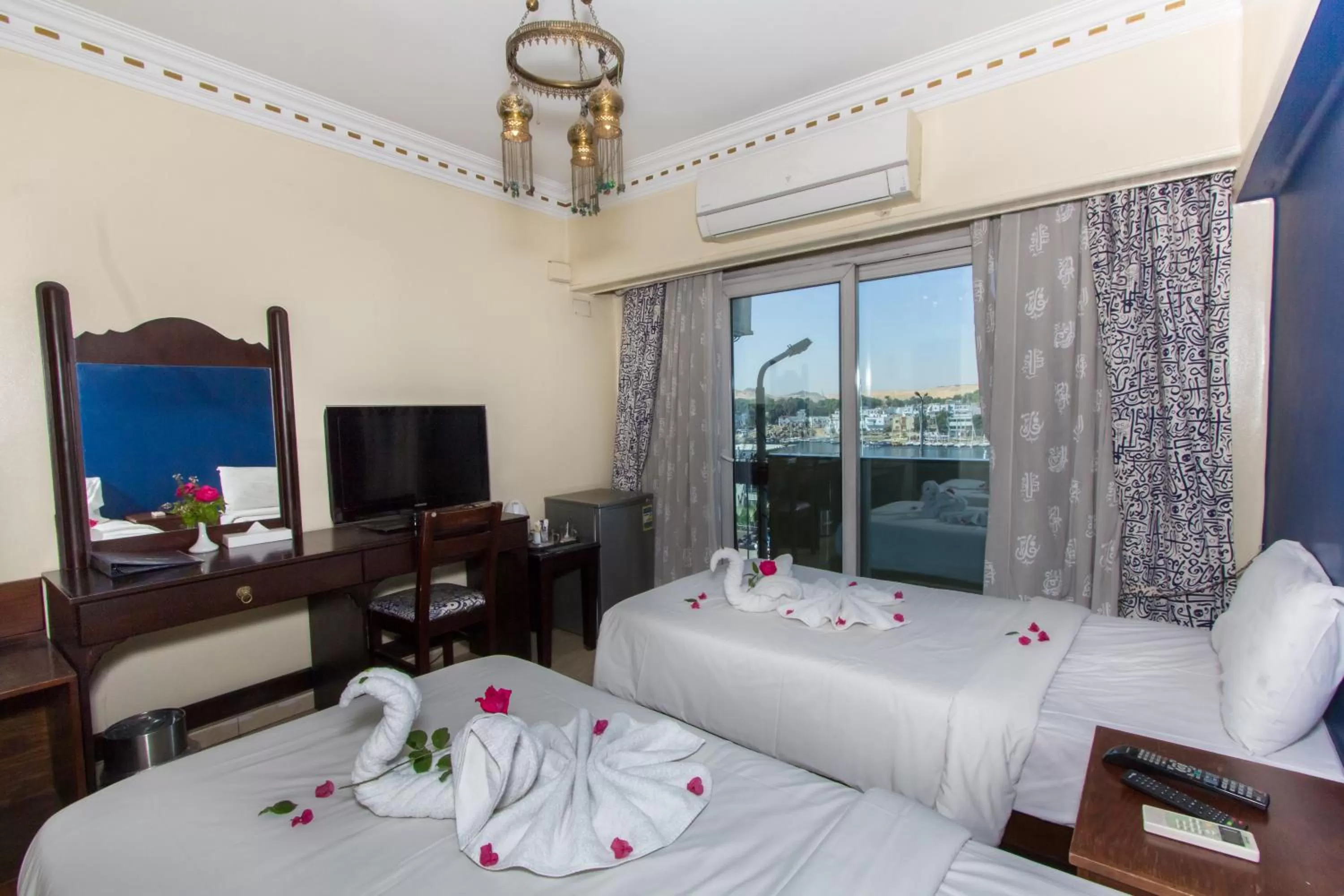 TV and multimedia, Bed in Philae Hotel Aswan