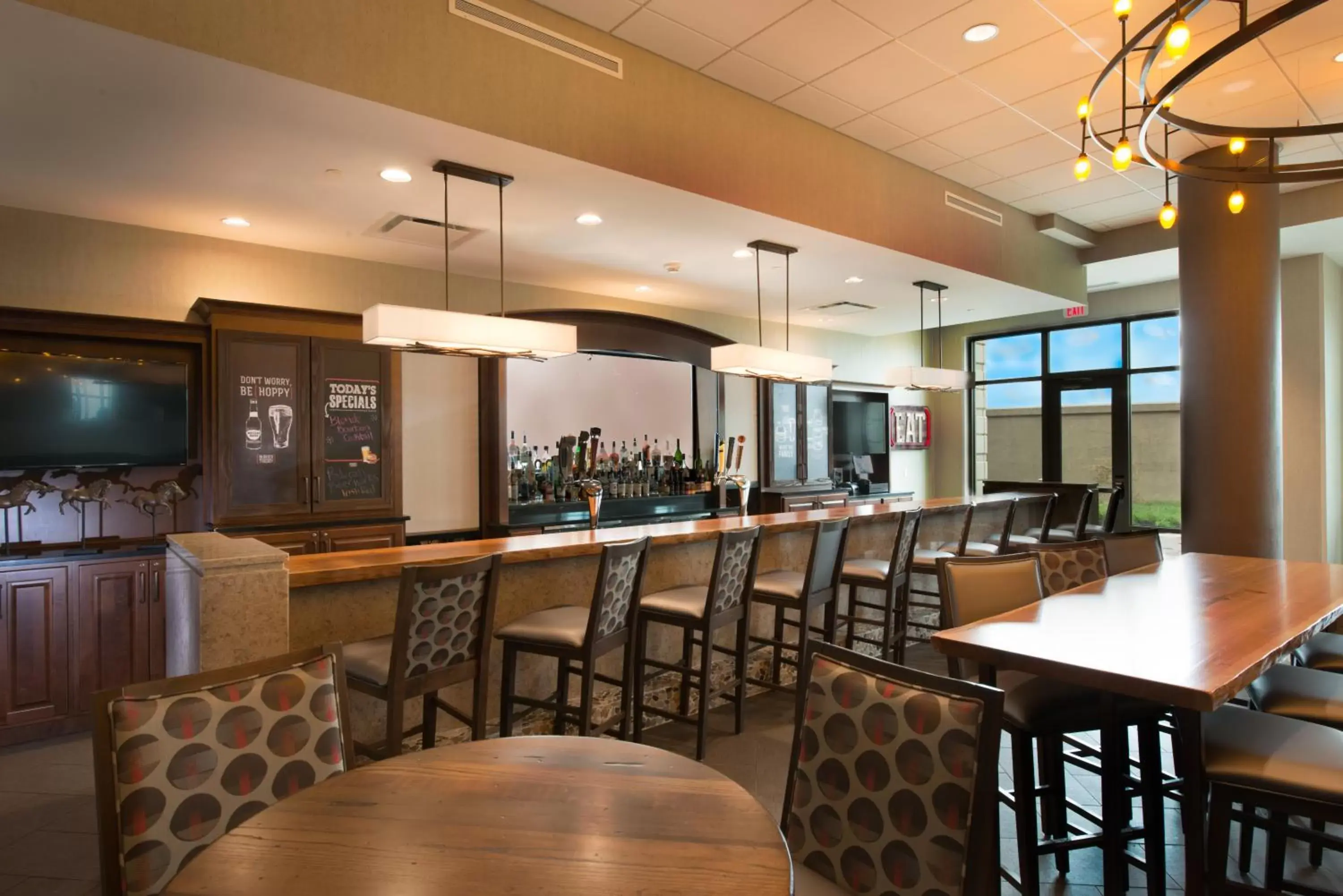 Lounge or bar, Lounge/Bar in Holiday Inn Paducah Riverfront, an IHG Hotel