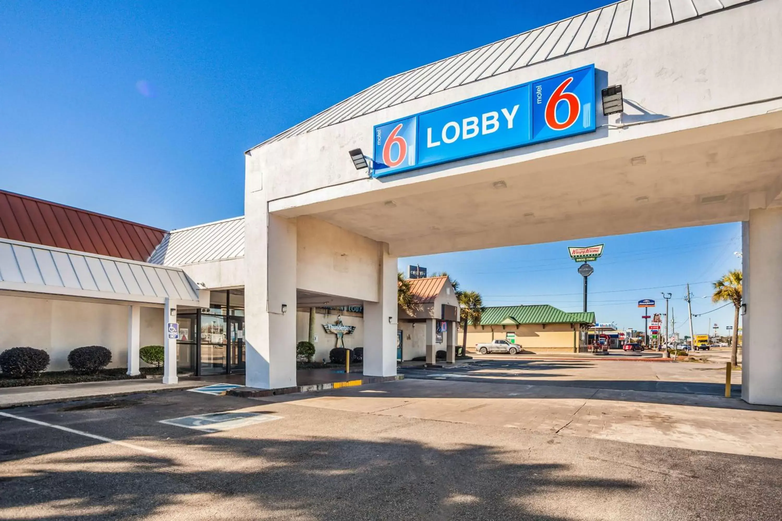 Property building in Motel 6-Florence, SC