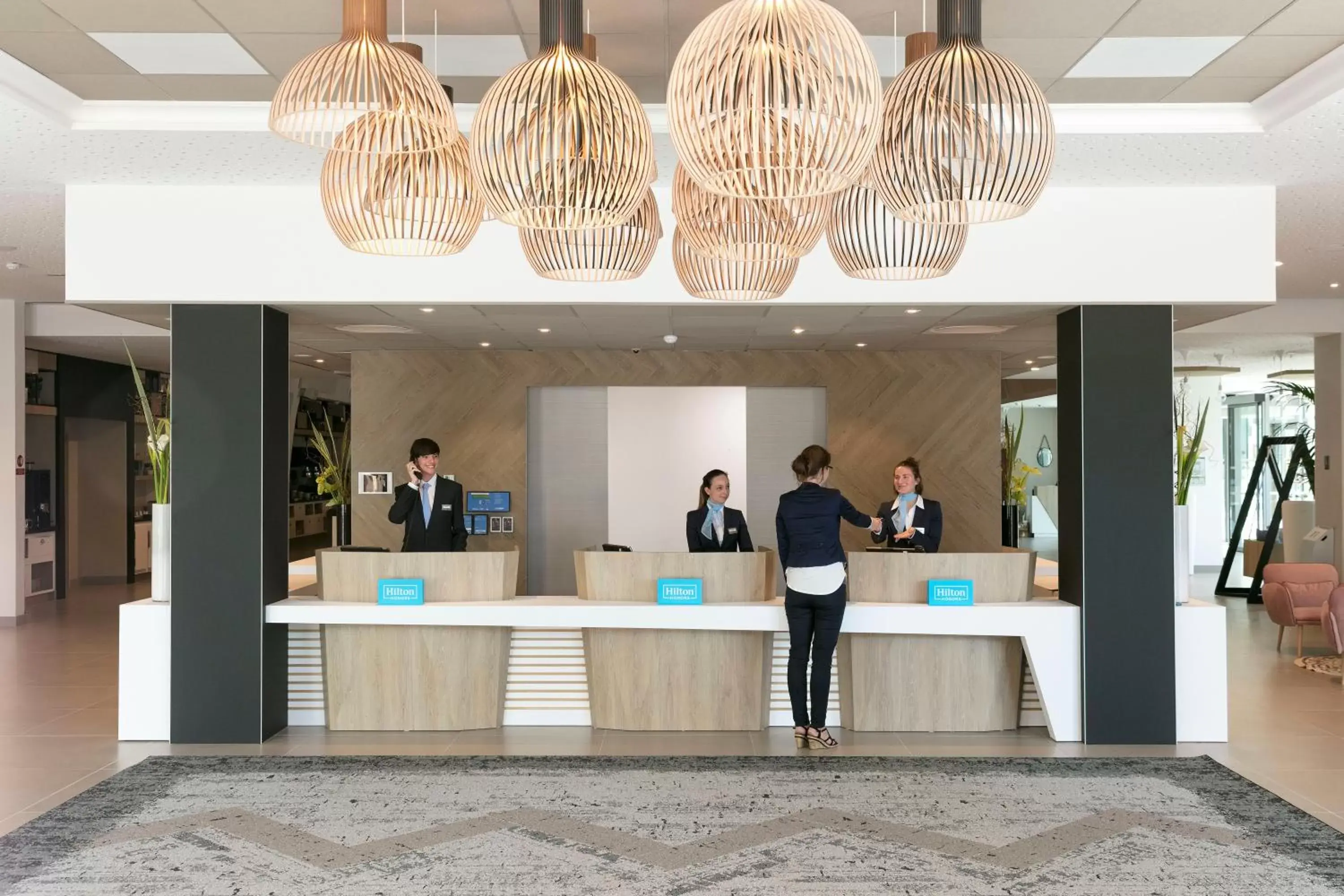 Lobby or reception, Staff in Hilton Garden Inn Bordeaux Centre