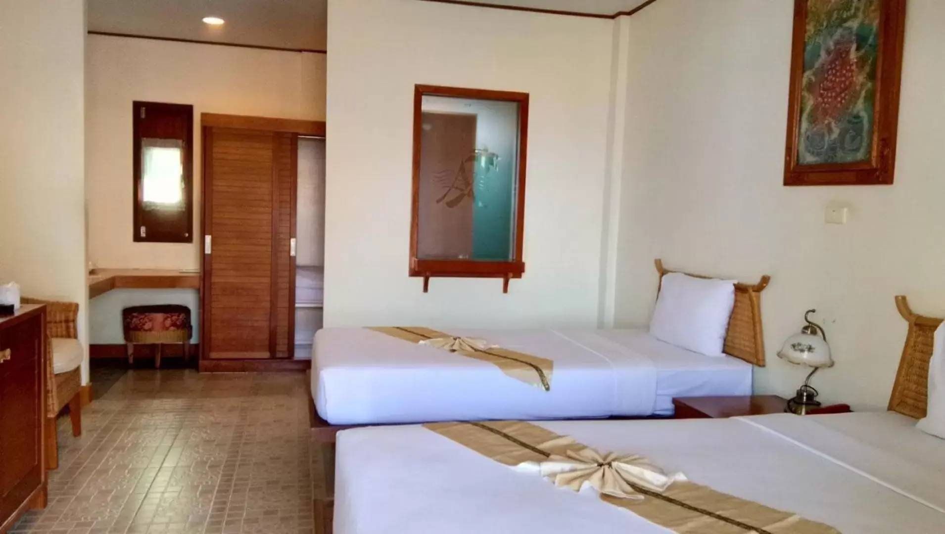 Bedroom, Bed in Golden Pine Beach Resort