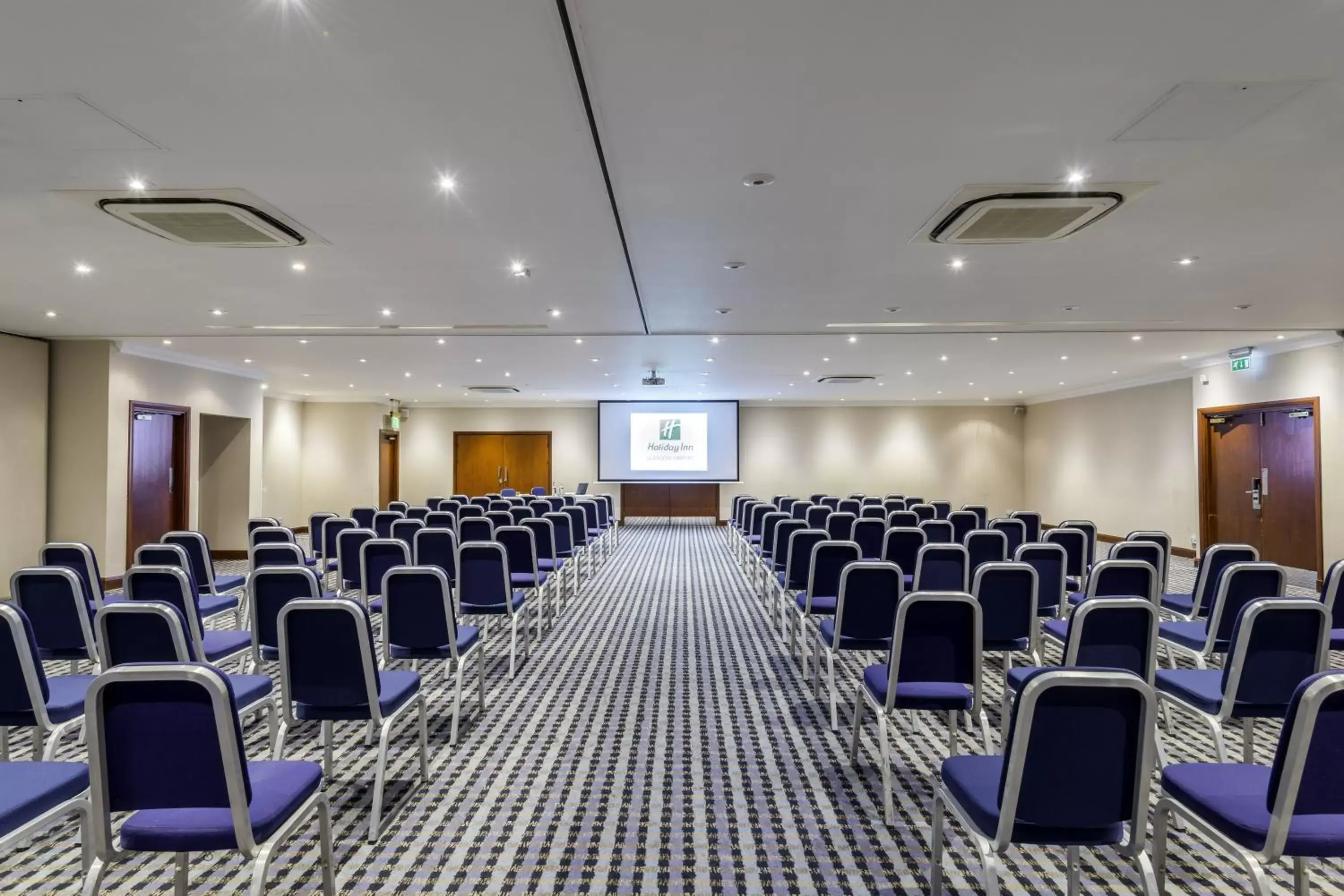 Meeting/conference room in Holiday Inn - Glasgow Airport, an IHG Hotel