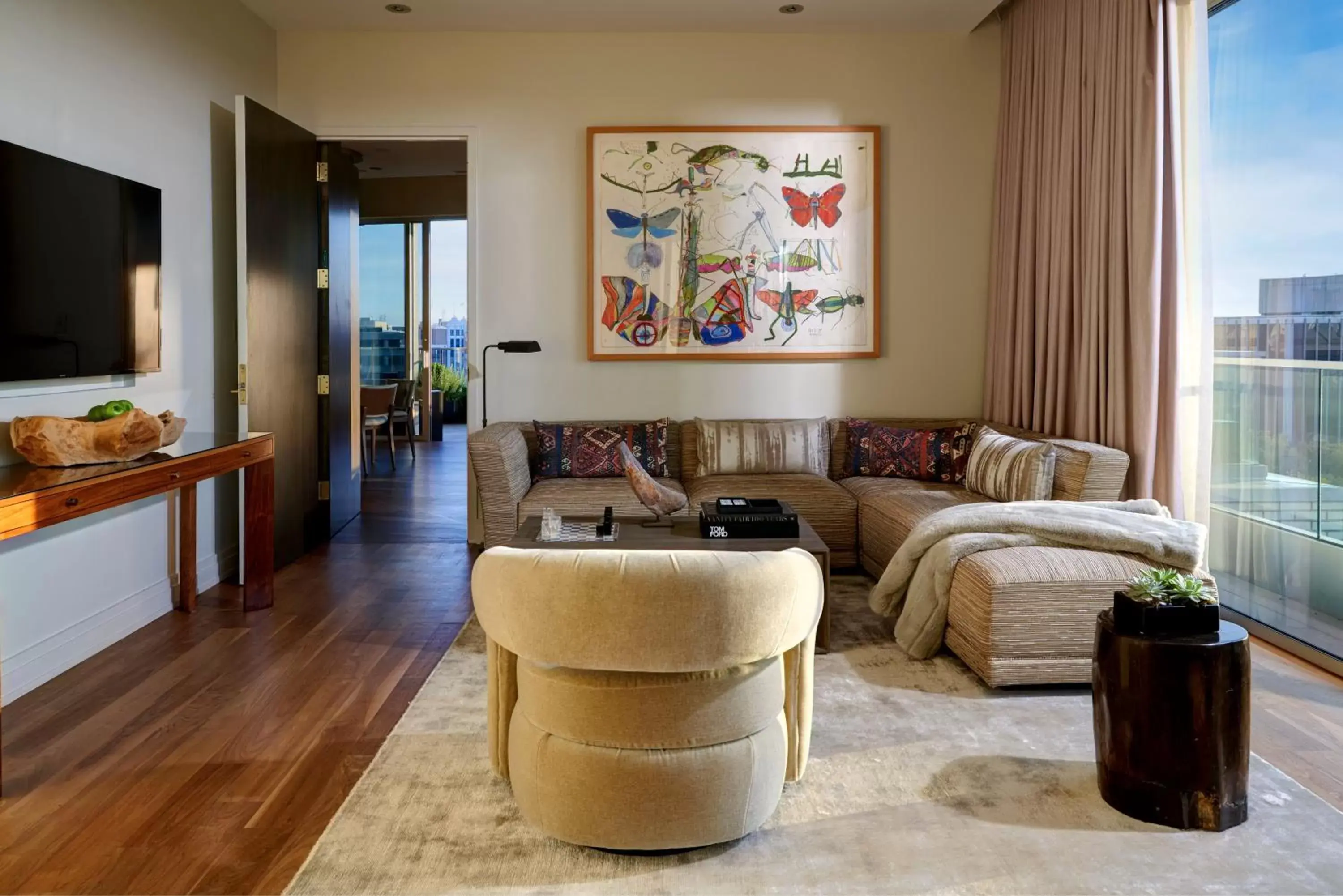 Living room, Seating Area in The Dupont Circle Hotel