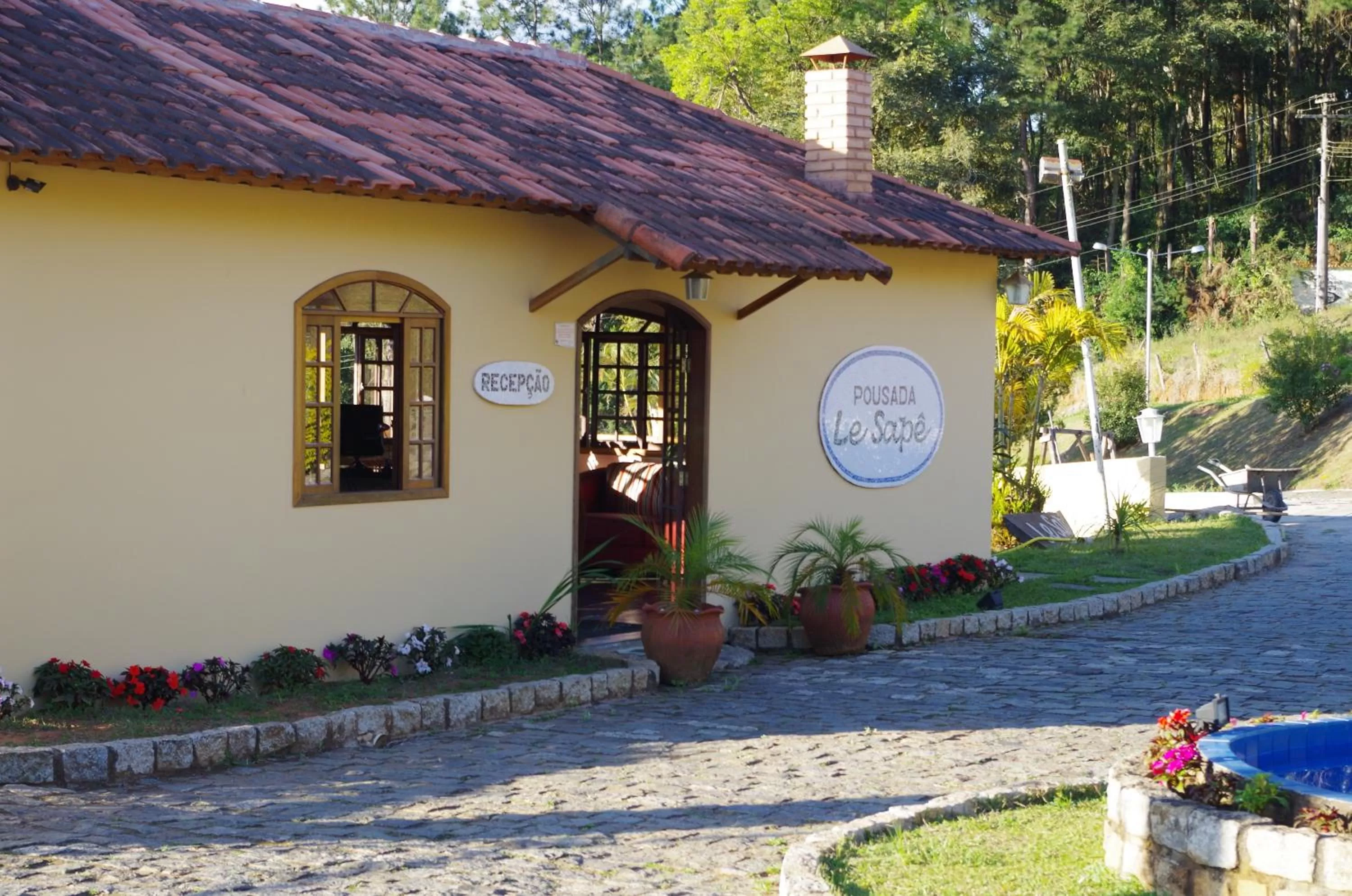 Property building in Pousada Le Sapê