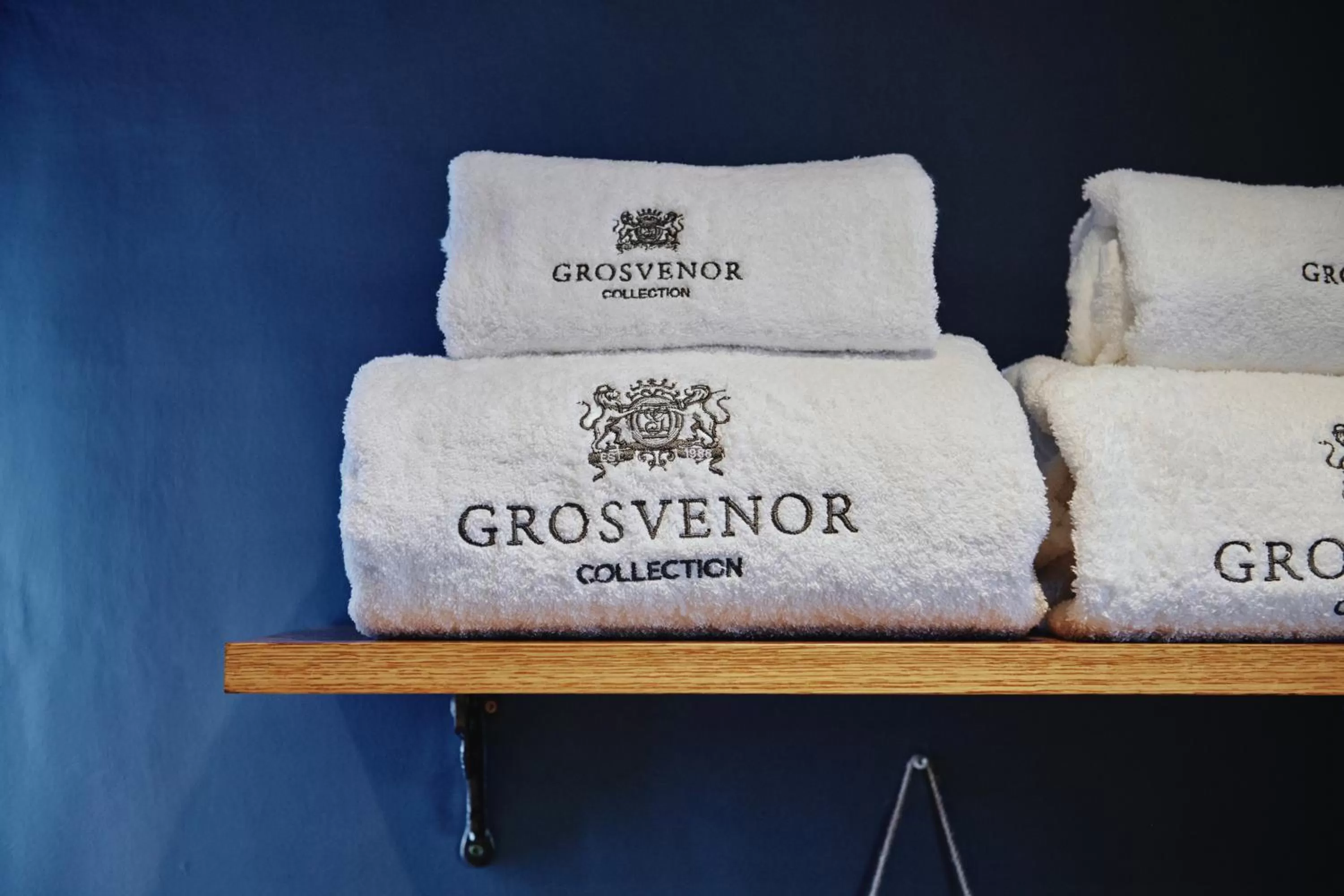 towels in Kings Arms - Egham-Windsor