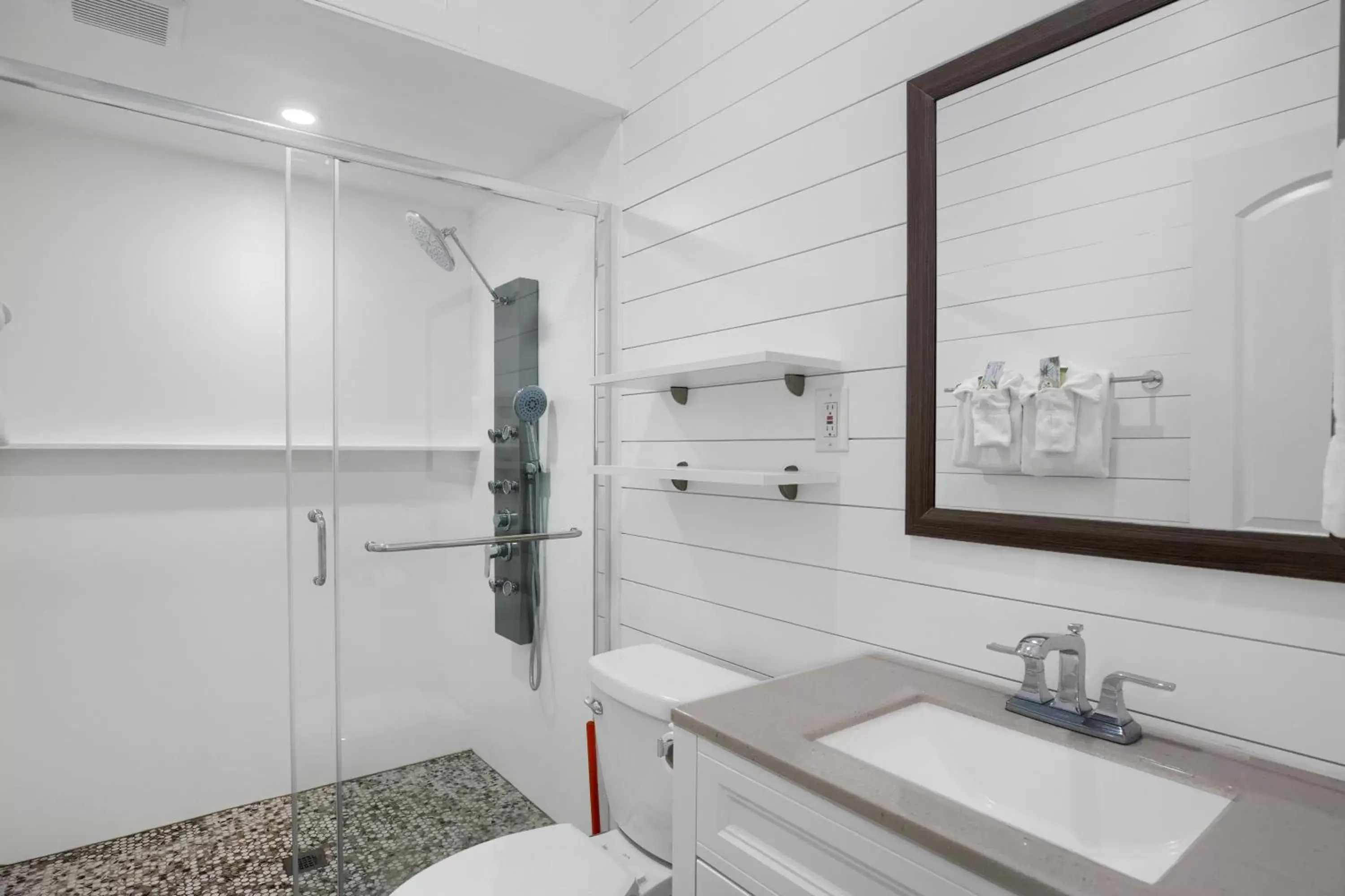 Shower, Bathroom in Seascape Resort & Marina