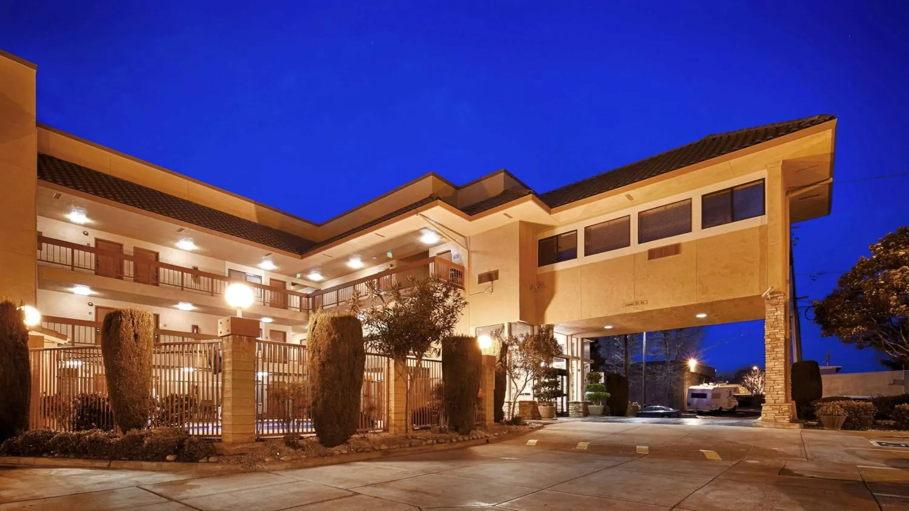 Property Building in Best Western PLUS Inn of Hayward