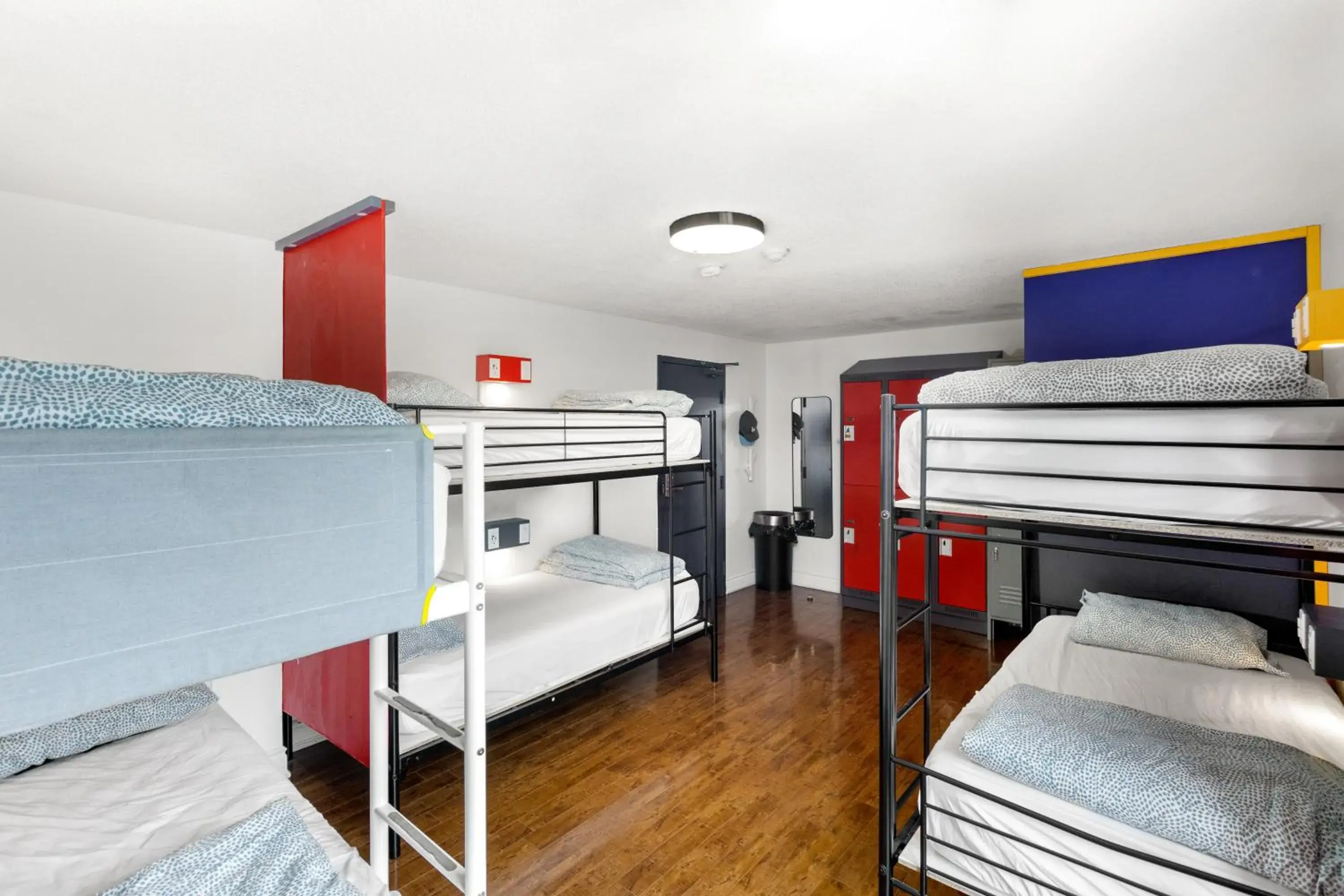 Bed, Bunk Bed in Samesun Toronto