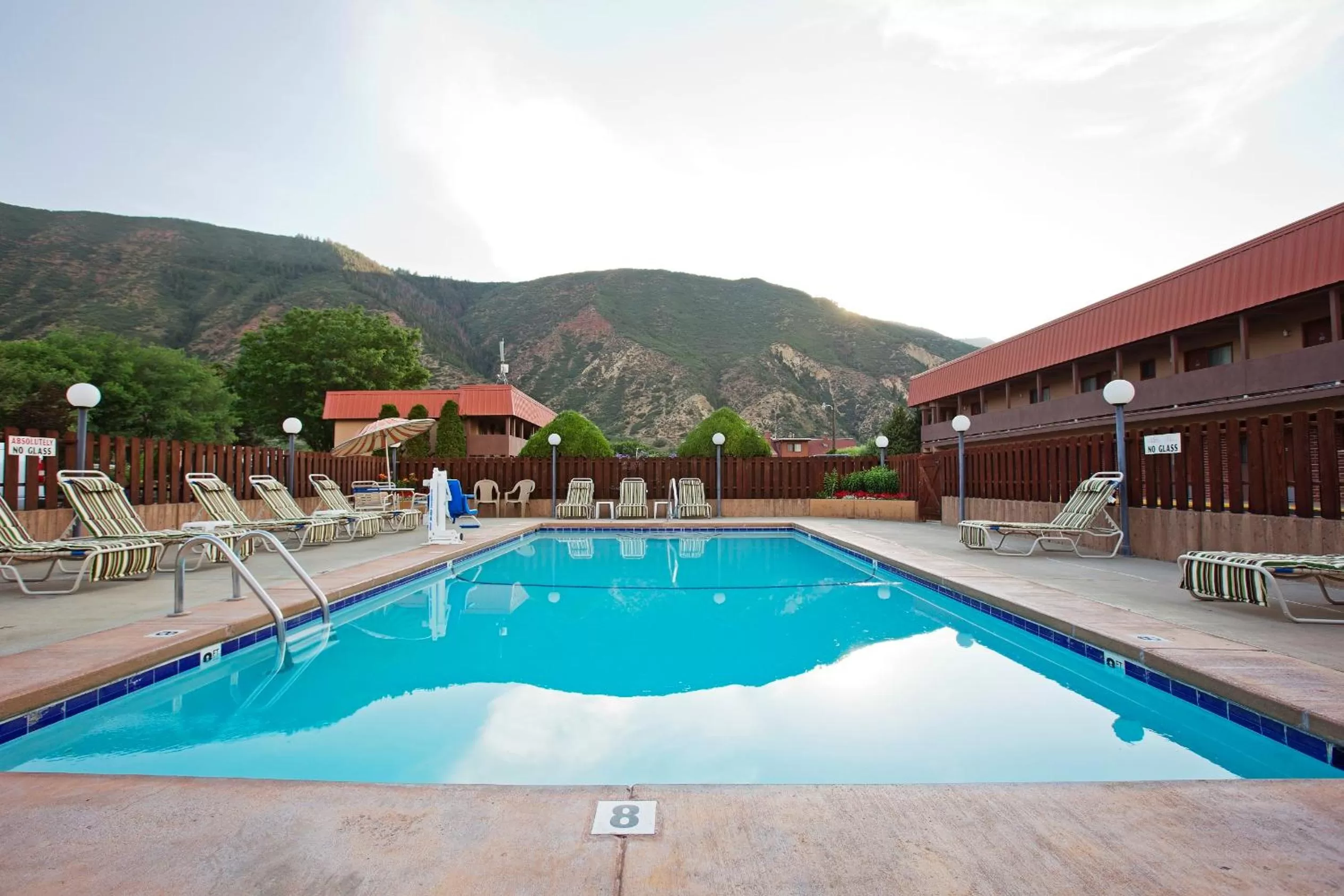 Swimming pool in Glenwood Springs Cedar Lodge