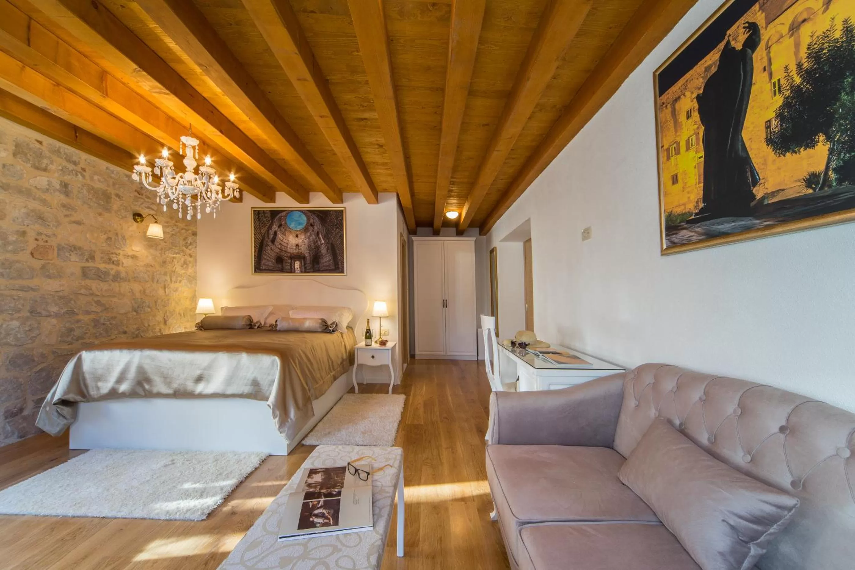 Living room, Bed in Villa Split Heritage Hotel