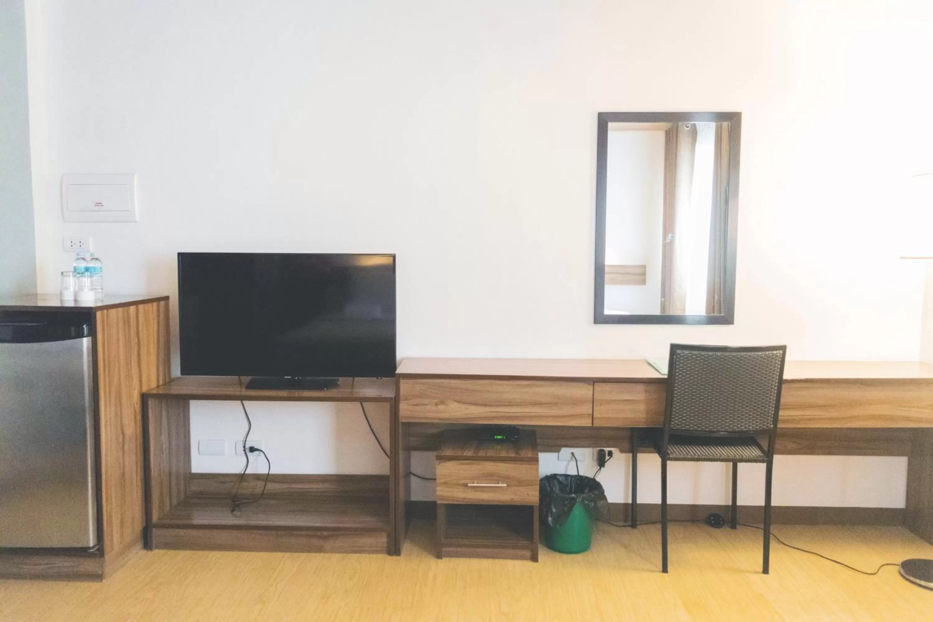 TV and multimedia in Leope Hotel