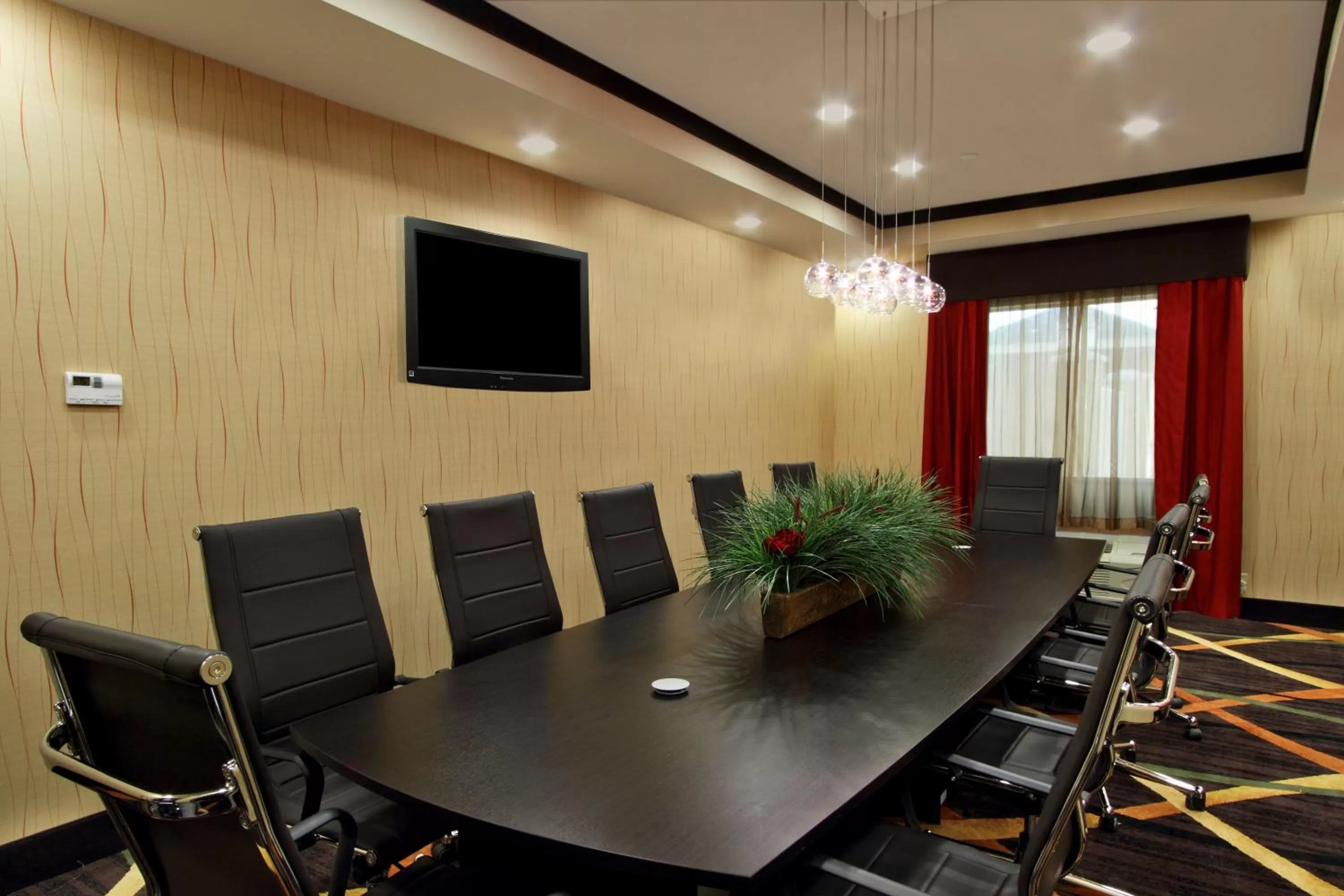 Meeting/conference room in Holiday Inn Express & Suites Houston East - Baytown by IHG