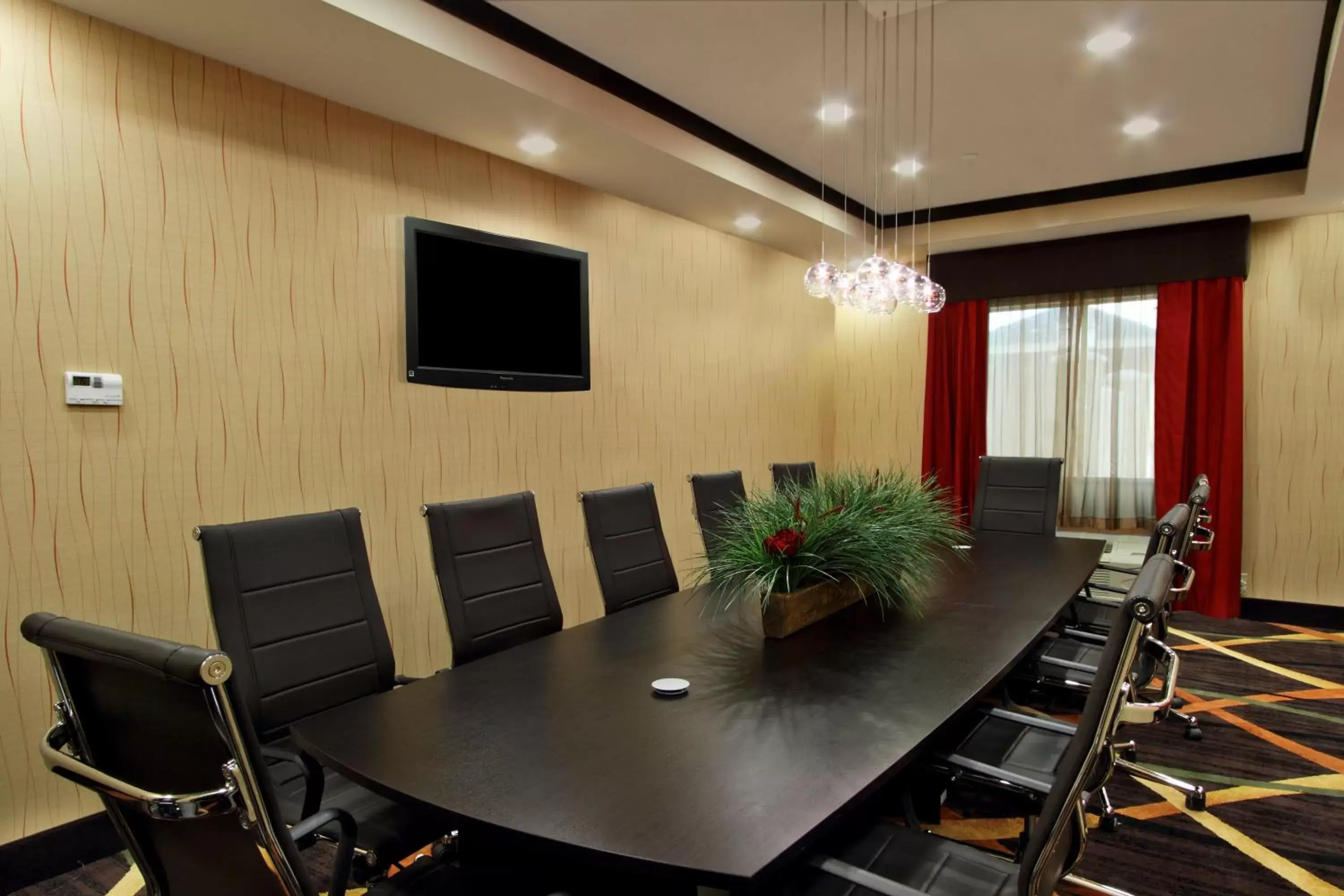 Meeting/conference room in Holiday Inn Express & Suites Houston East - Baytown, an IHG Hotel