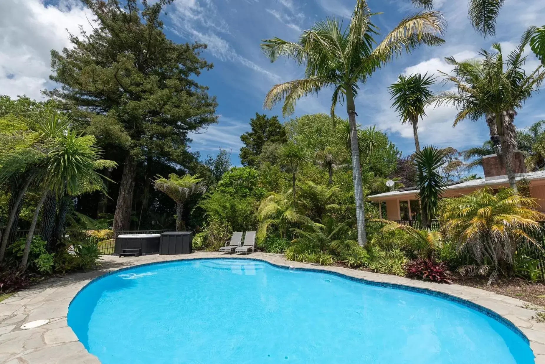 Swimming Pool in Pāteke Lodge