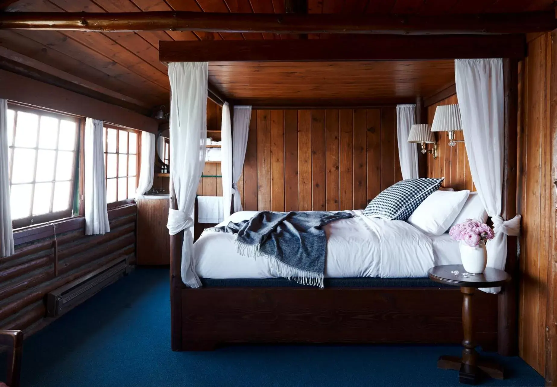 Bed in Captain Whidbey