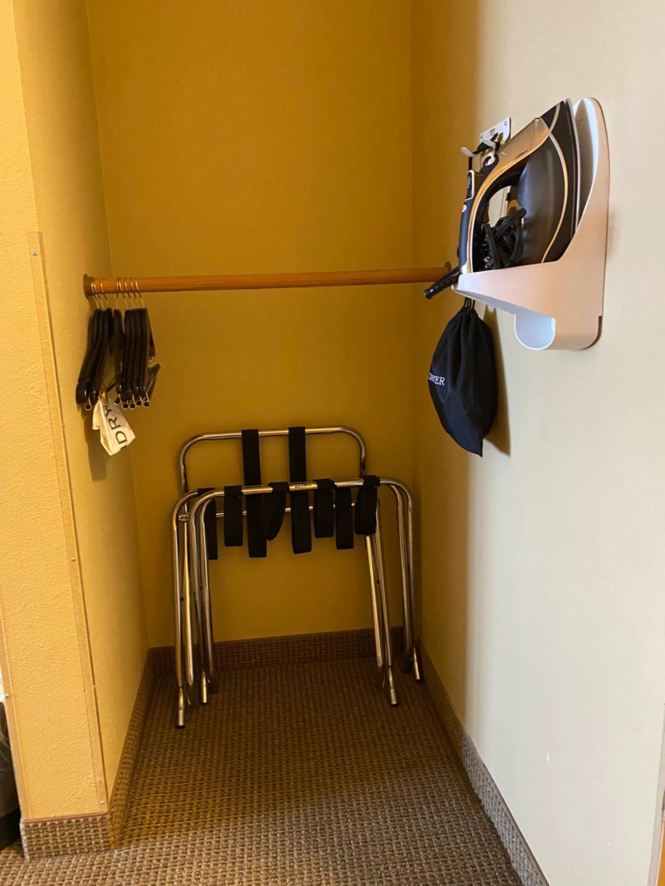 furniture in Wingate by Wyndham Mount Vernon