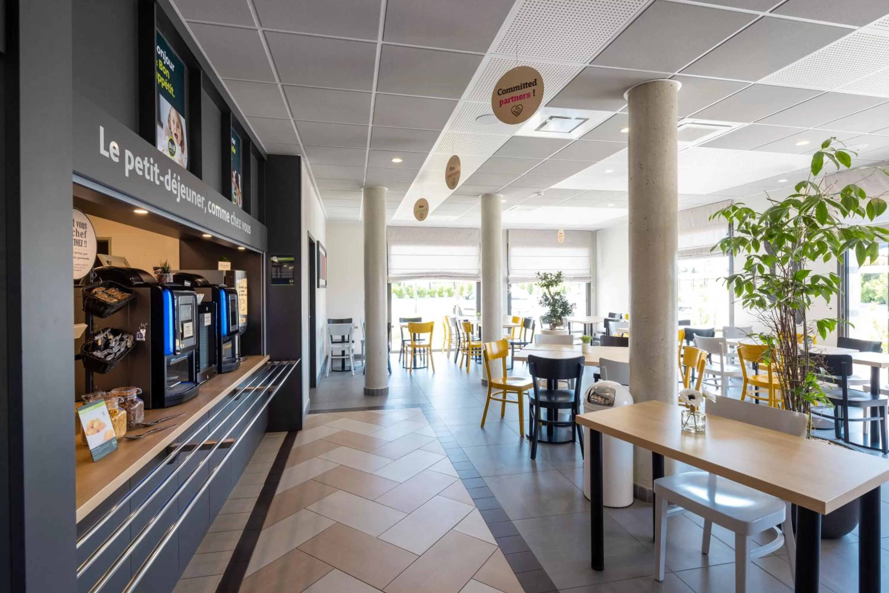 Restaurant/places to eat in B&B HOTEL Troyes Magasins d'usine
