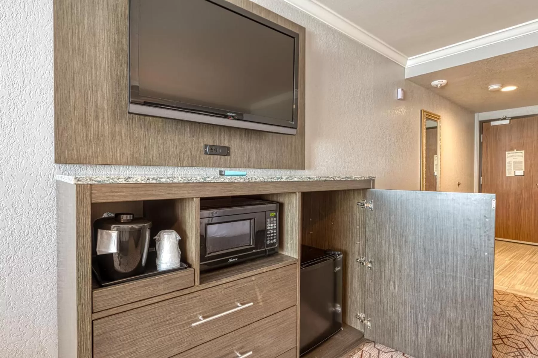 TV and multimedia in Amanzi Hotel, an Ascend Collection Hotel