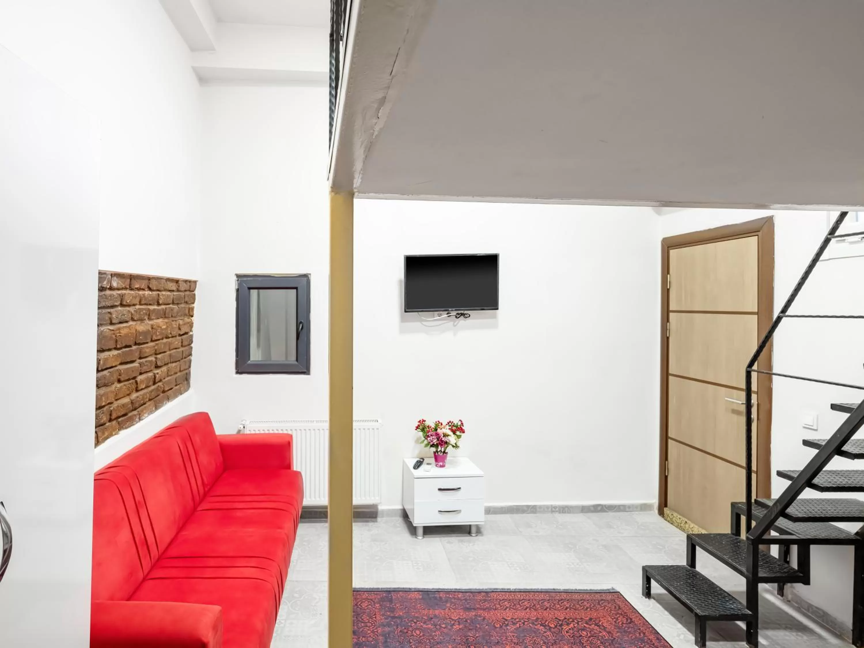 TV and multimedia in The Red Tent Suite 88