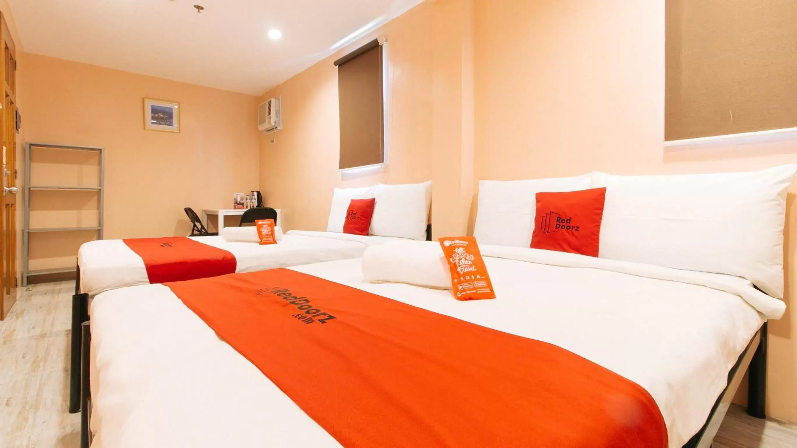 Bedroom, Bed in RedDoorz at Hotel Rosemarie Bedroom, Bed in RedDoorz at Hotel Rosemarie