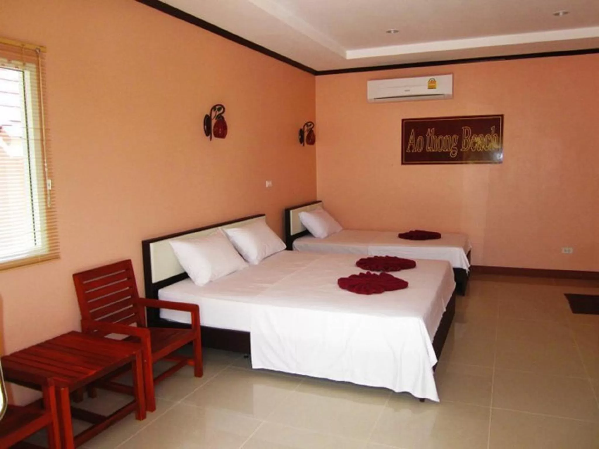 Bed in Ao Thong beach Resort