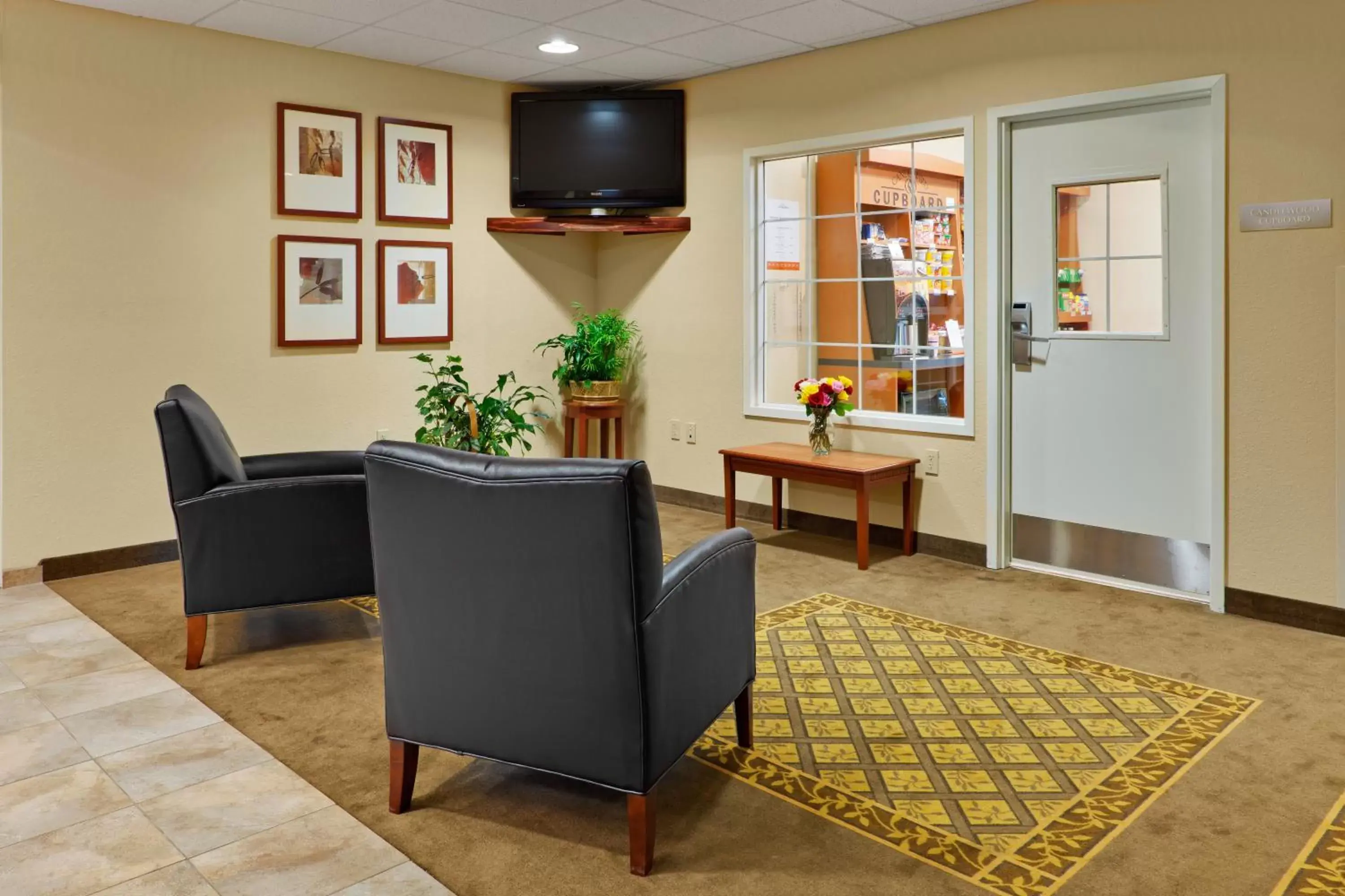 Lobby or reception, Seating Area in Candlewood Suites Hazleton, an IHG Hotel