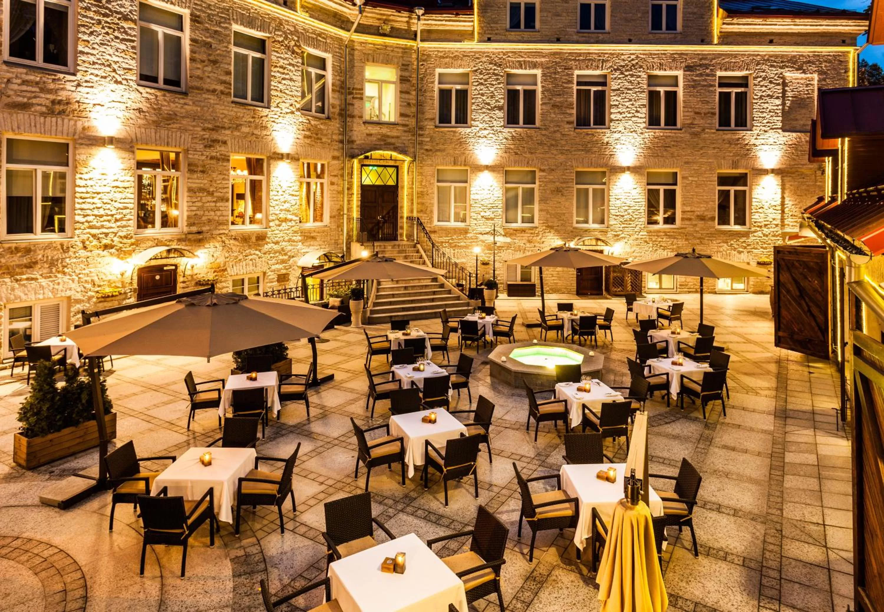 Restaurant/places to eat in The von Stackelberg Hotel Tallinn