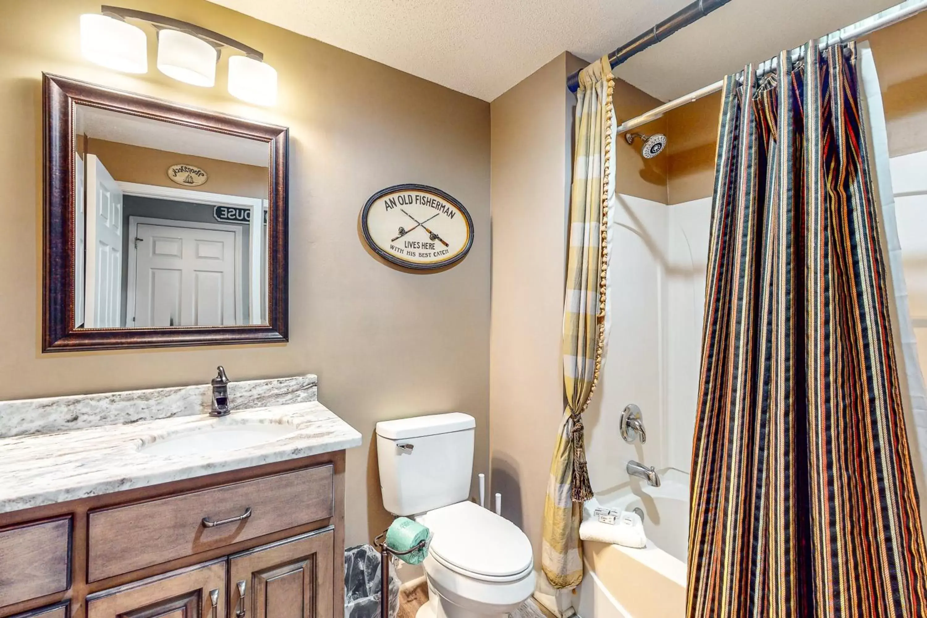 Bathroom in Sterling Reef 902