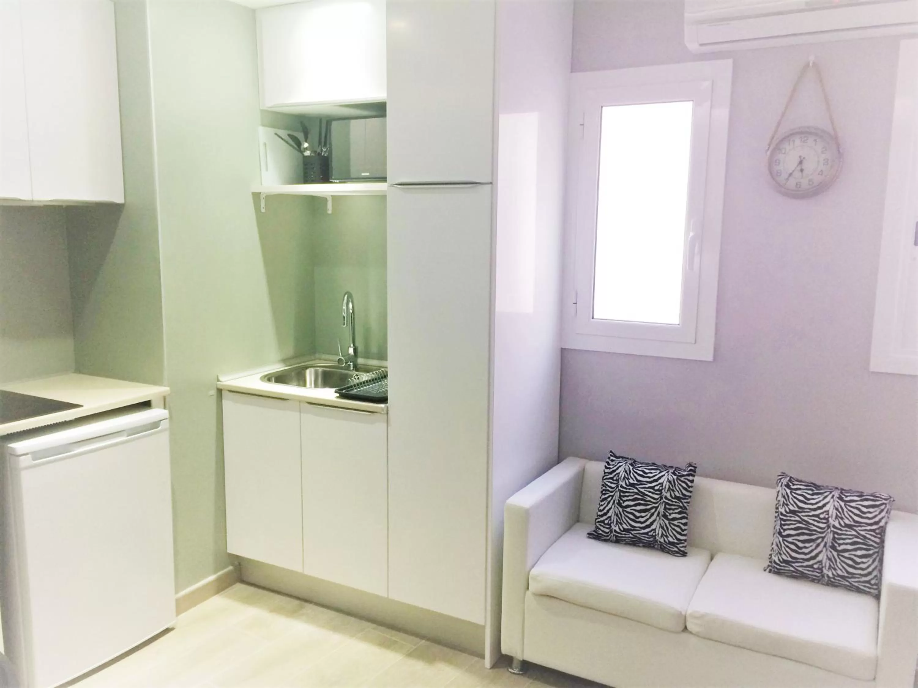 Kitchen or kitchenette in Barcelona Fifteen central Aparthotel