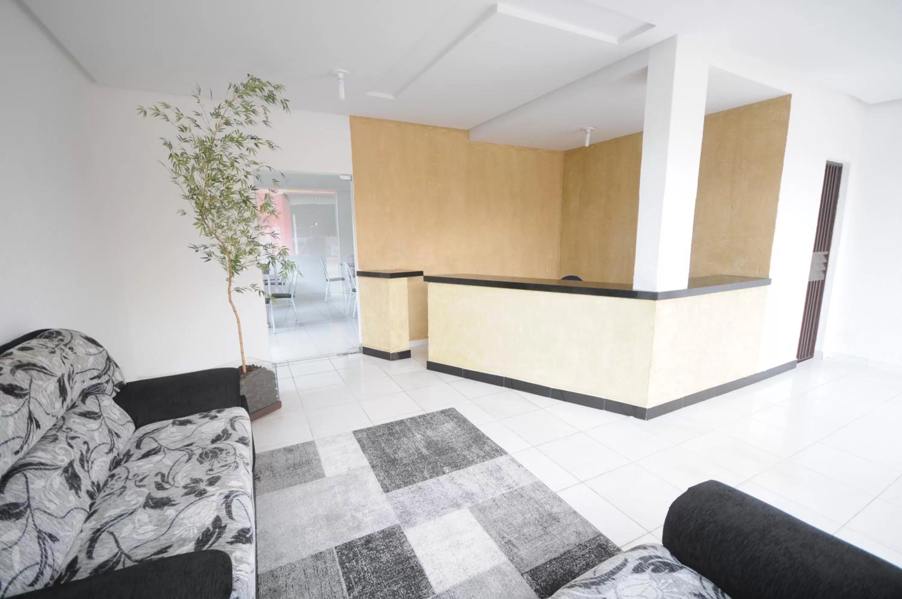 Economy Twin Room in La Bella Hotel