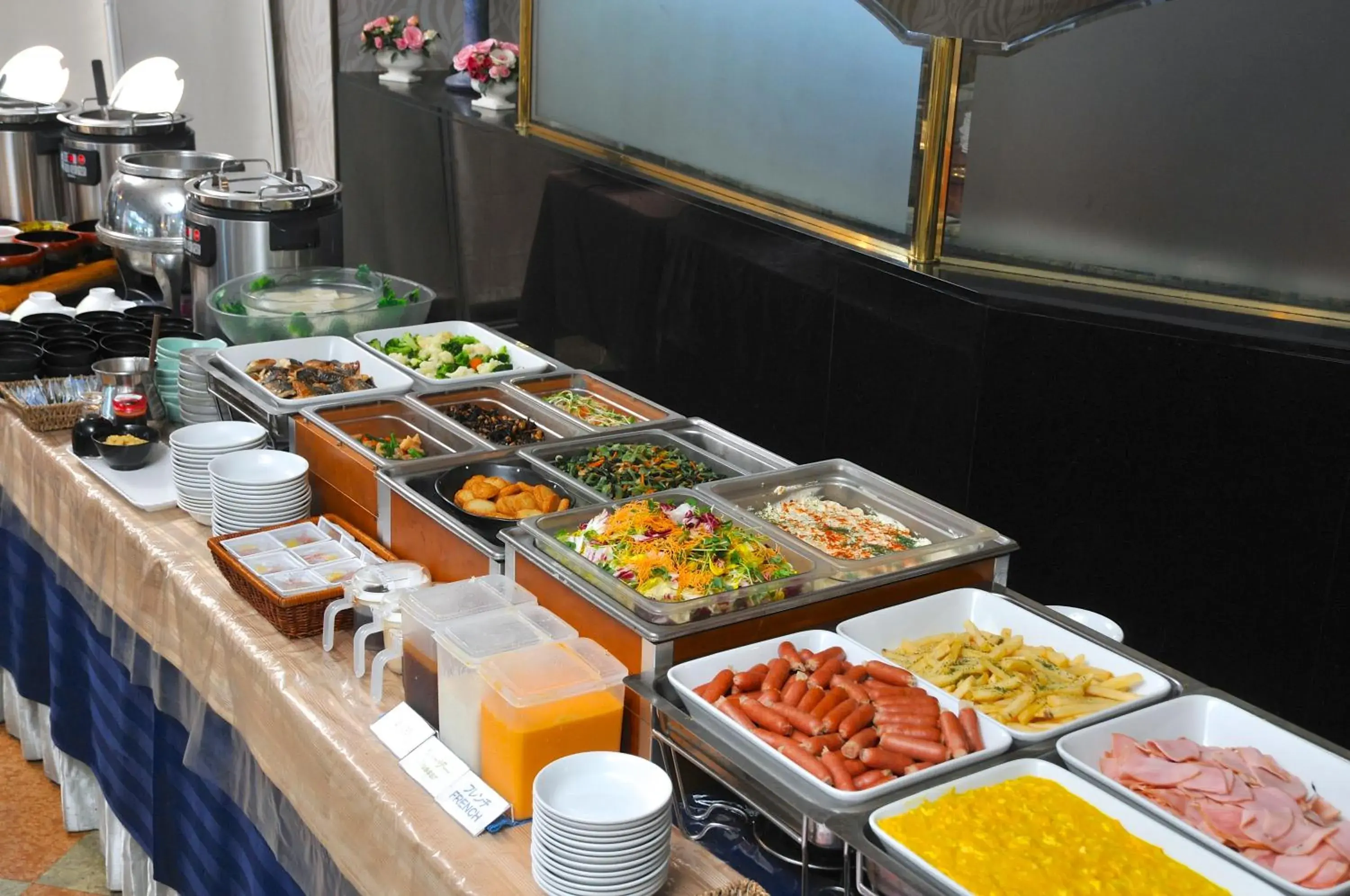 Buffet breakfast, Food in Hotel Listel Shinjuku
