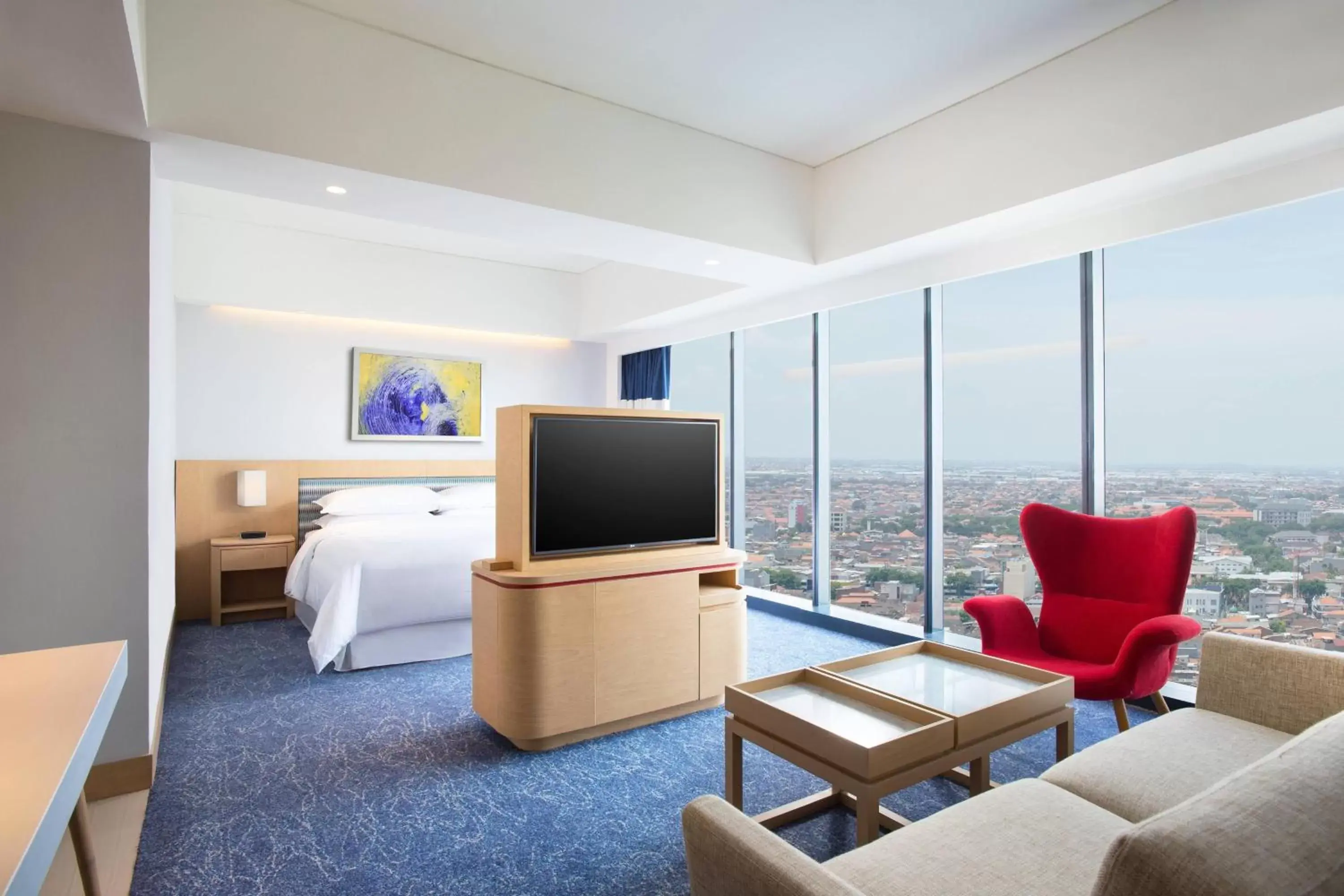 Bedroom, TV/Entertainment Center in Four Points by Sheraton Surabaya, Tunjungan Plaza