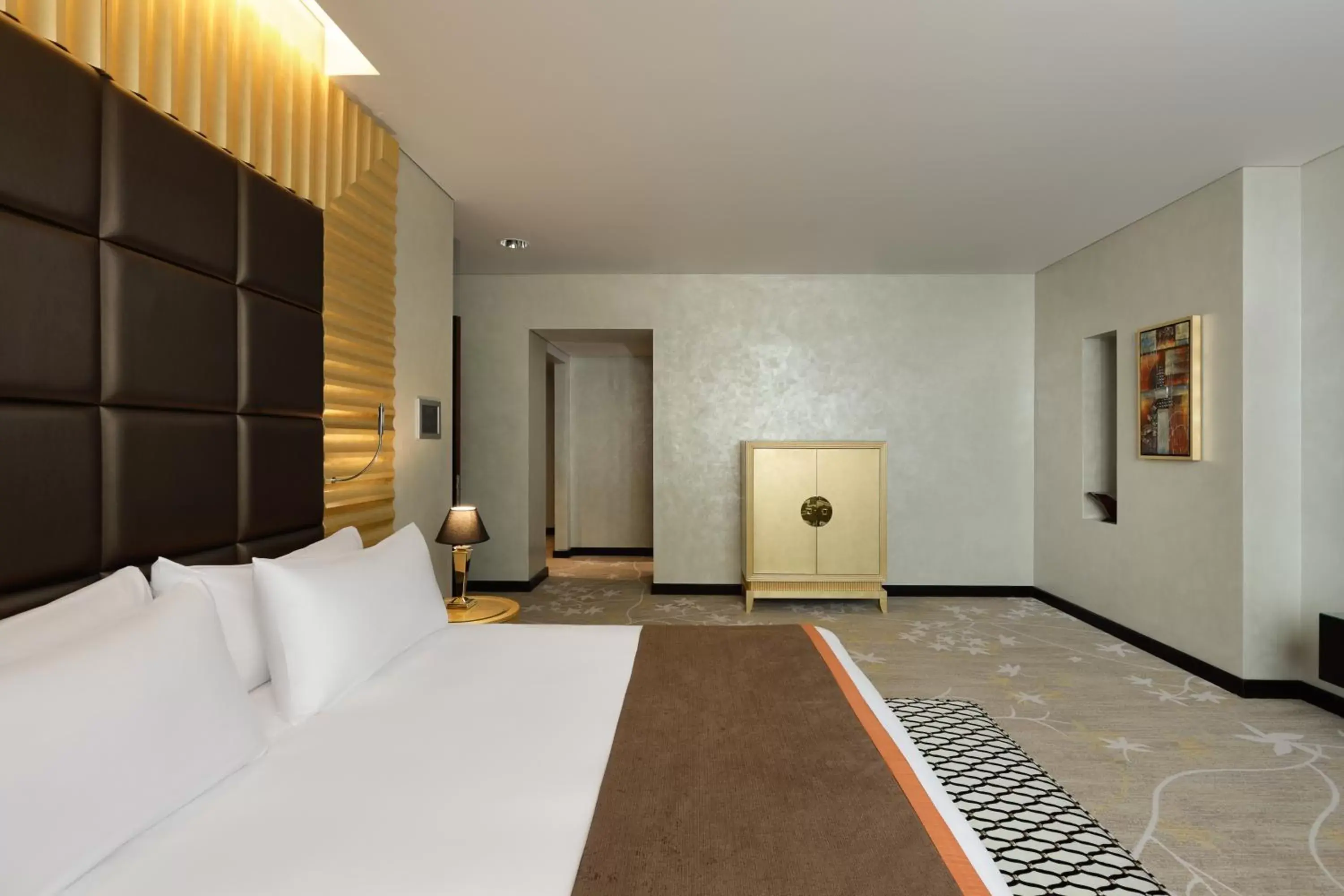 Bedroom, Bed in Crowne Plaza Riyadh - RDC Hotel & Convention, an IHG Hotel