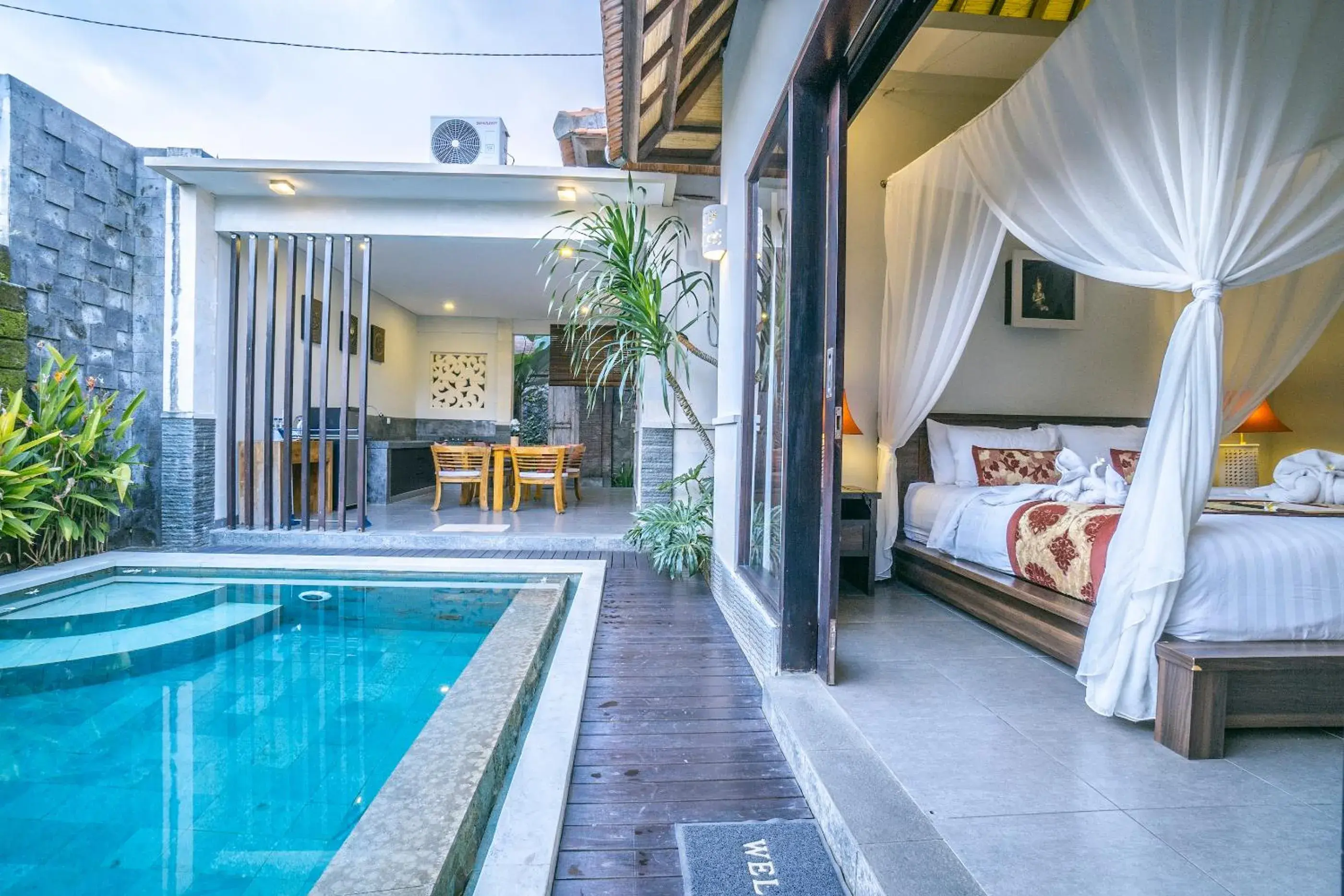 Bed, Swimming Pool in Griya Shanti Villas & Spa